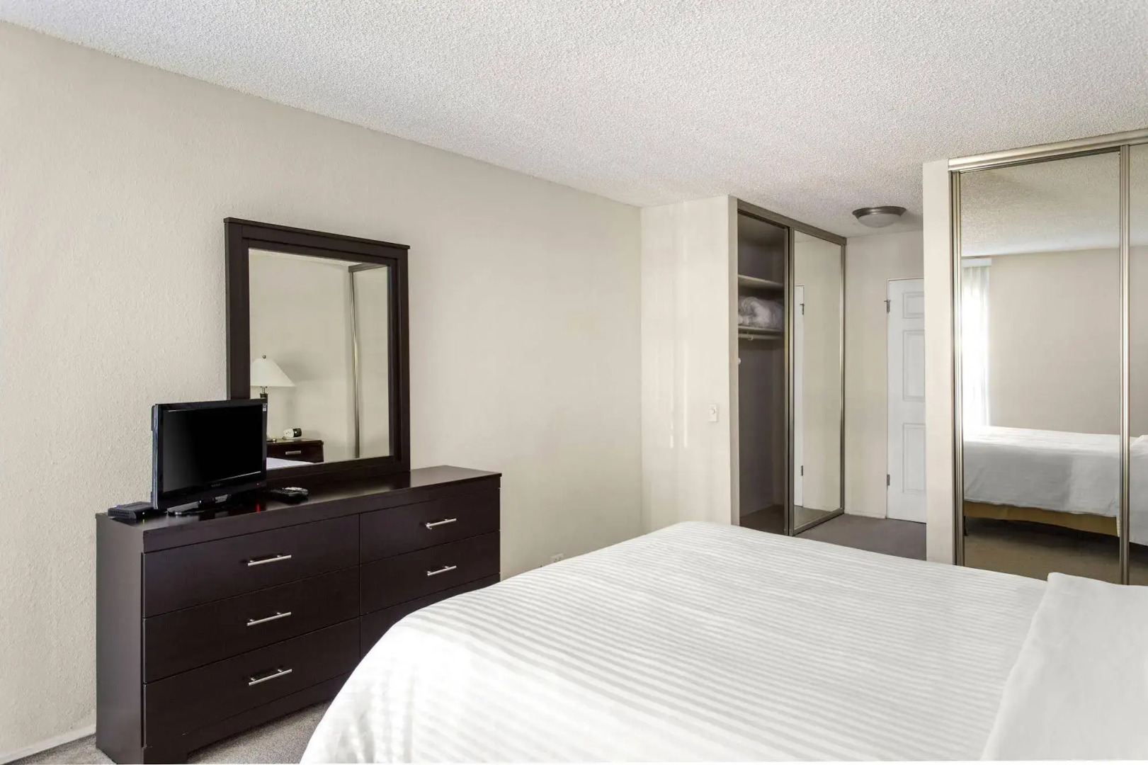 Oakwood At Eaves Mountain View