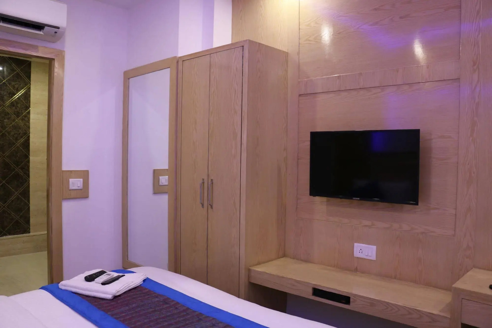 Hotel Prince Palace DX by check in room