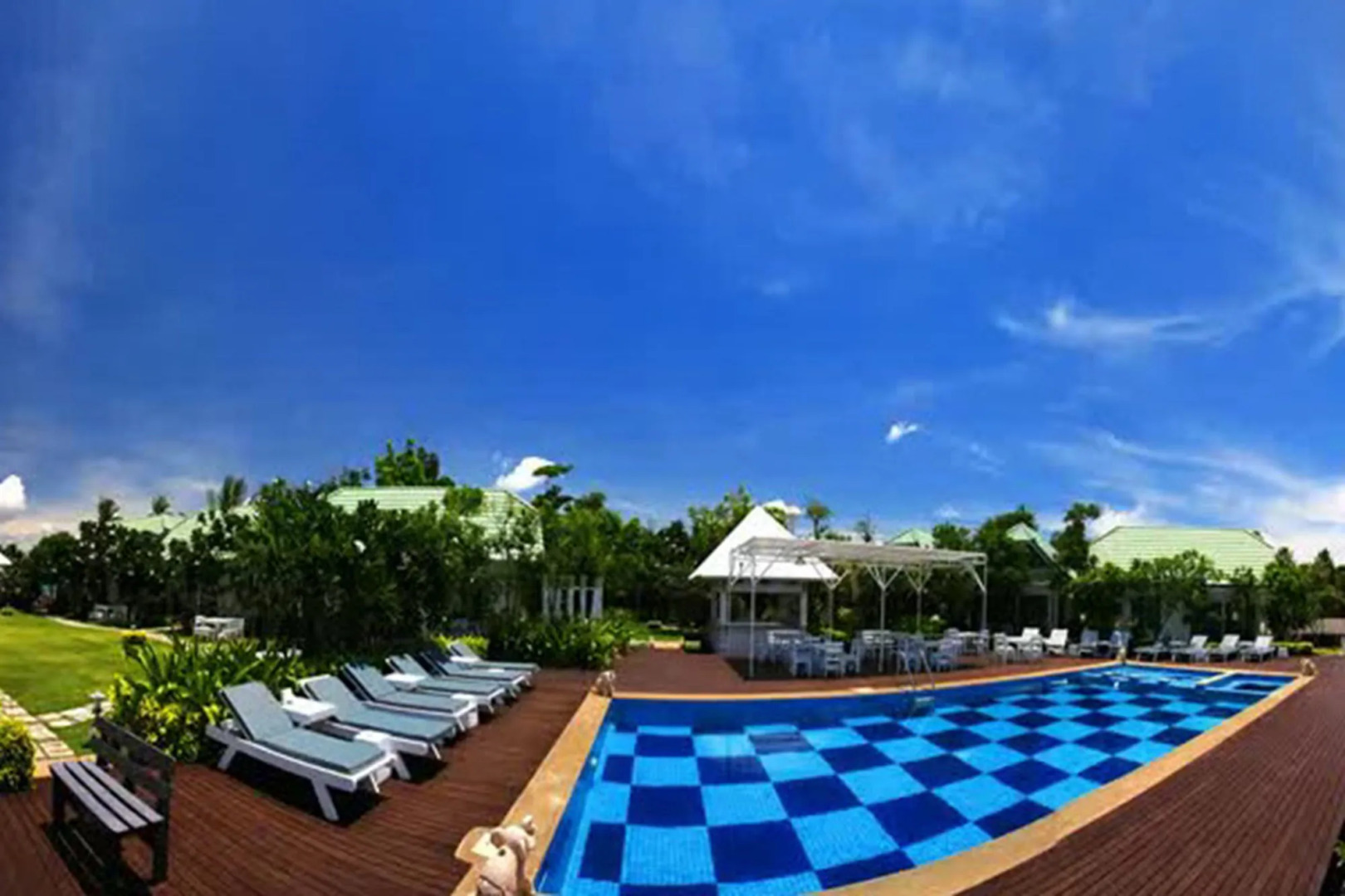 Sea Sky Beach Resort
