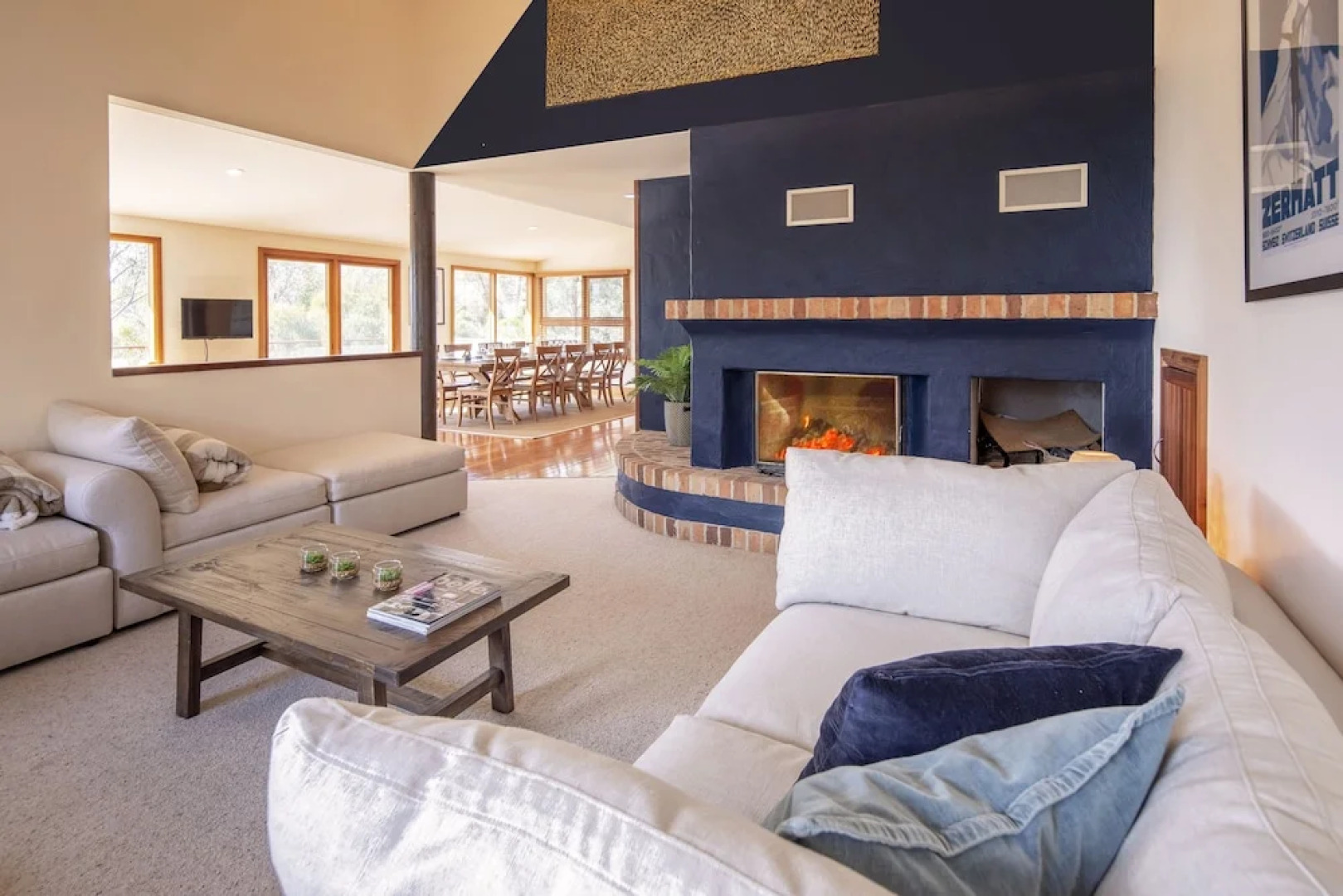 Rimrock - Superior waterfront home