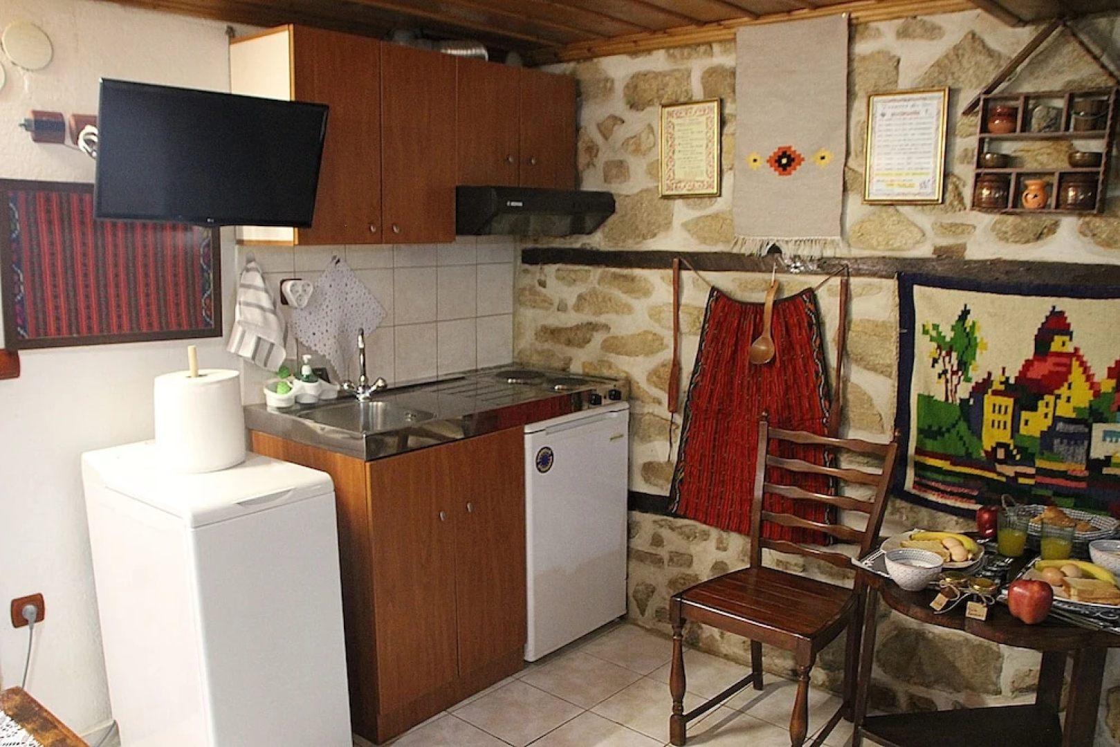 Aristotelis Guest Houses
