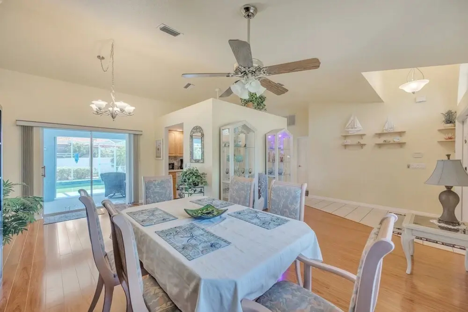 Gorgeous Villa In Cape Coral, Florida's Gulf Coast 3 Bedroom Villa by Redawning