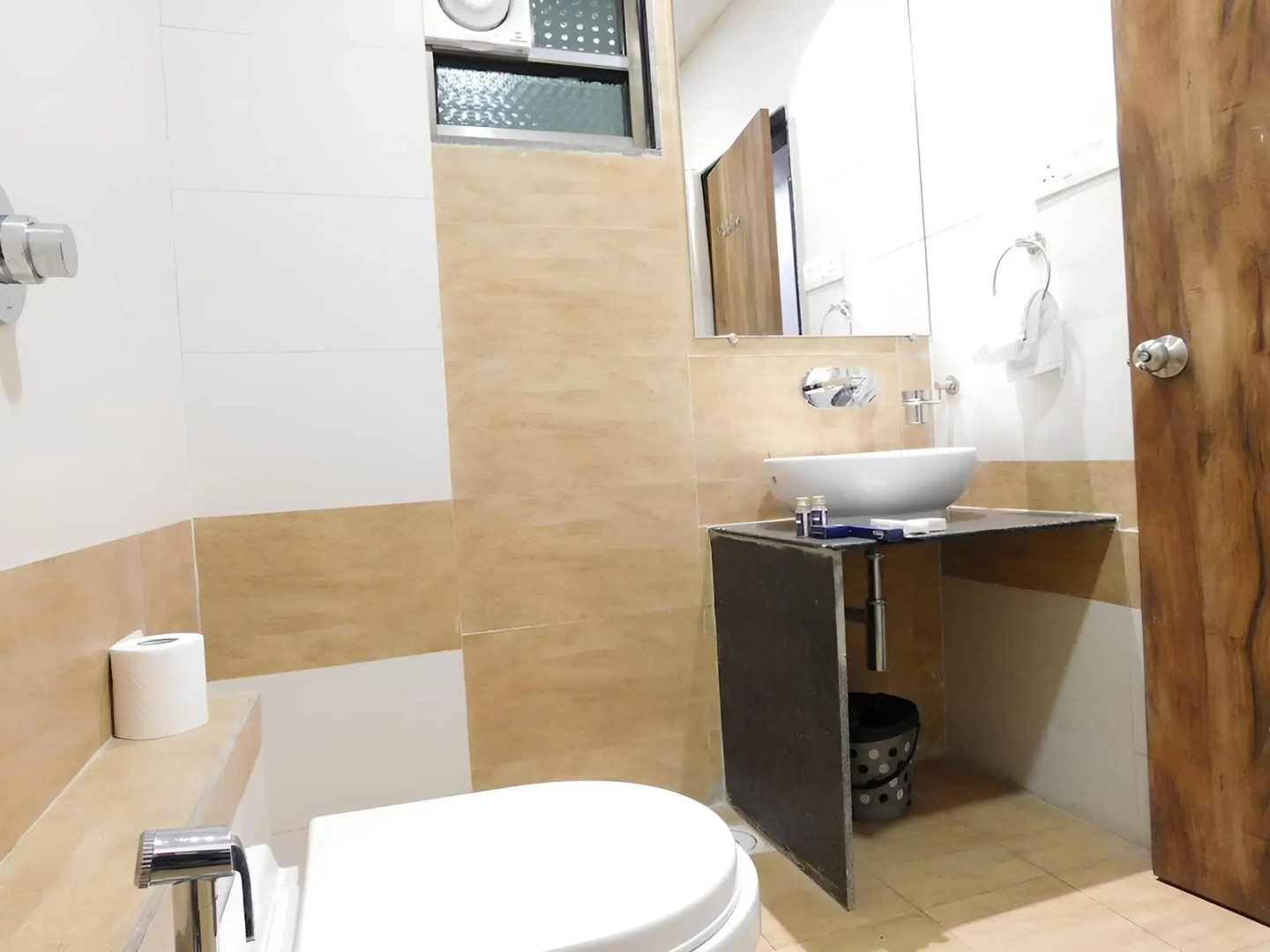 V by Vinnca Hotel Shiva