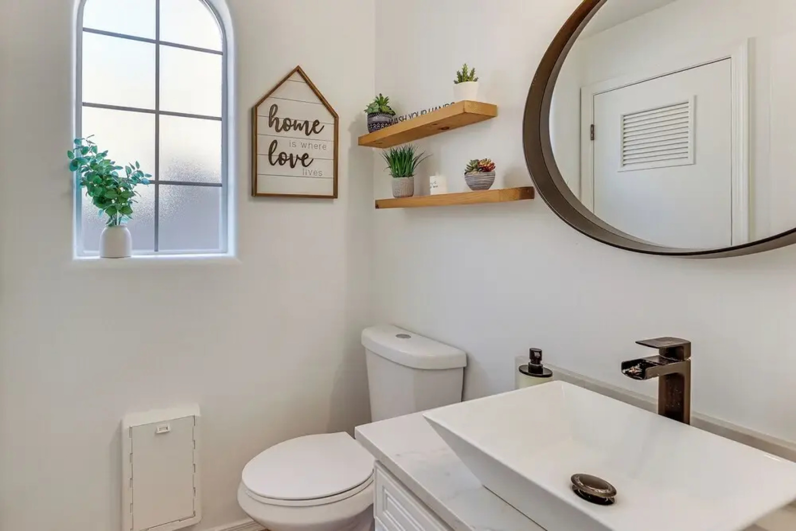 Breathtaking Family Retreat in Elite Gold Canyon!