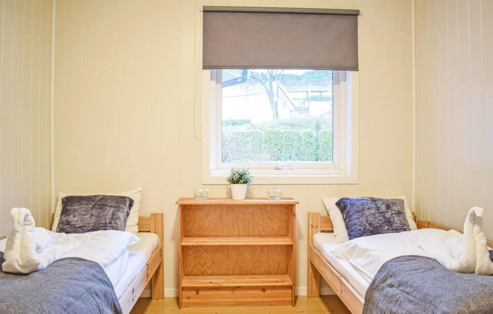 Beautiful Home in Bjoa With 4 Bedrooms and Wifi