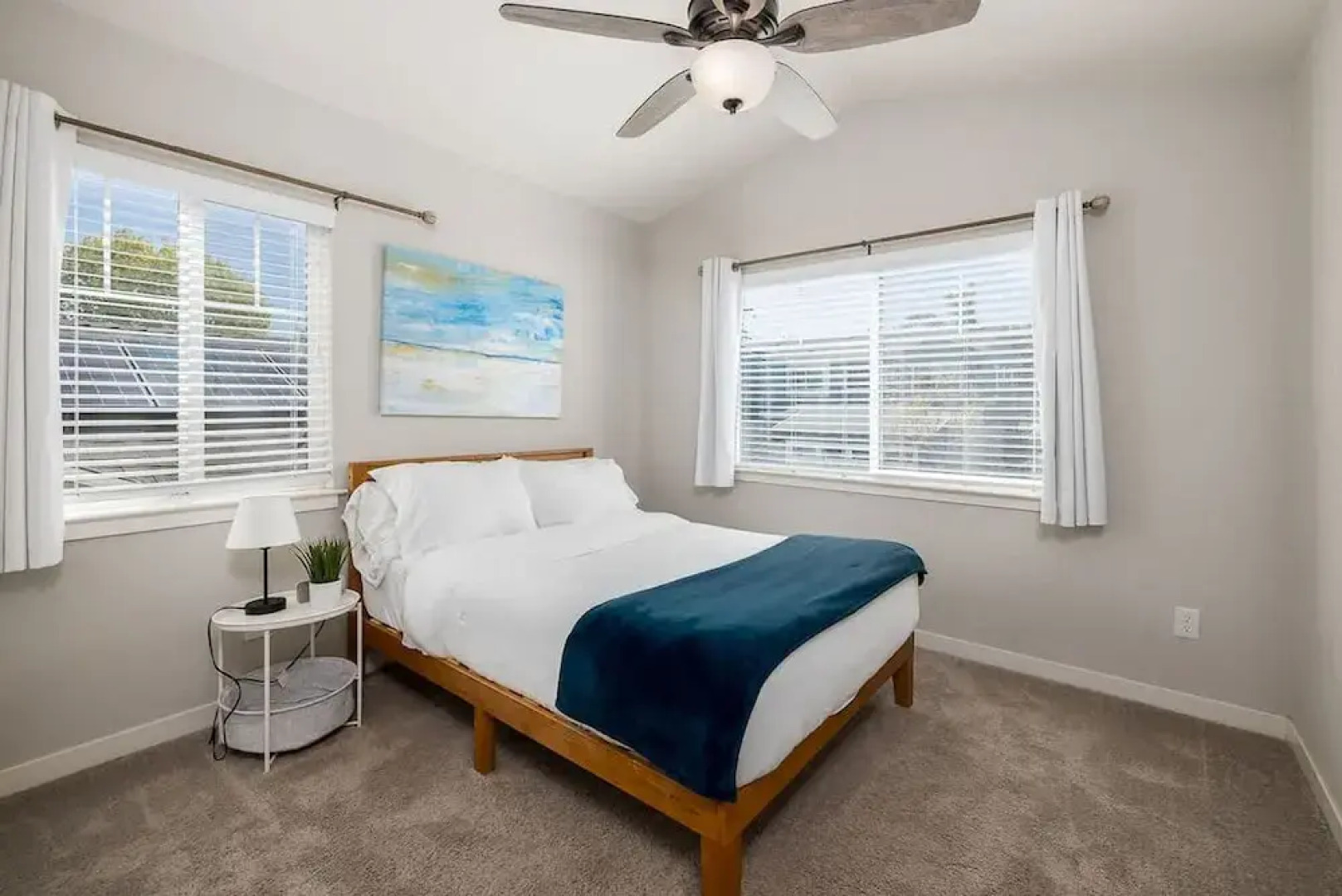 Large 4 Bedroom Close To Beach