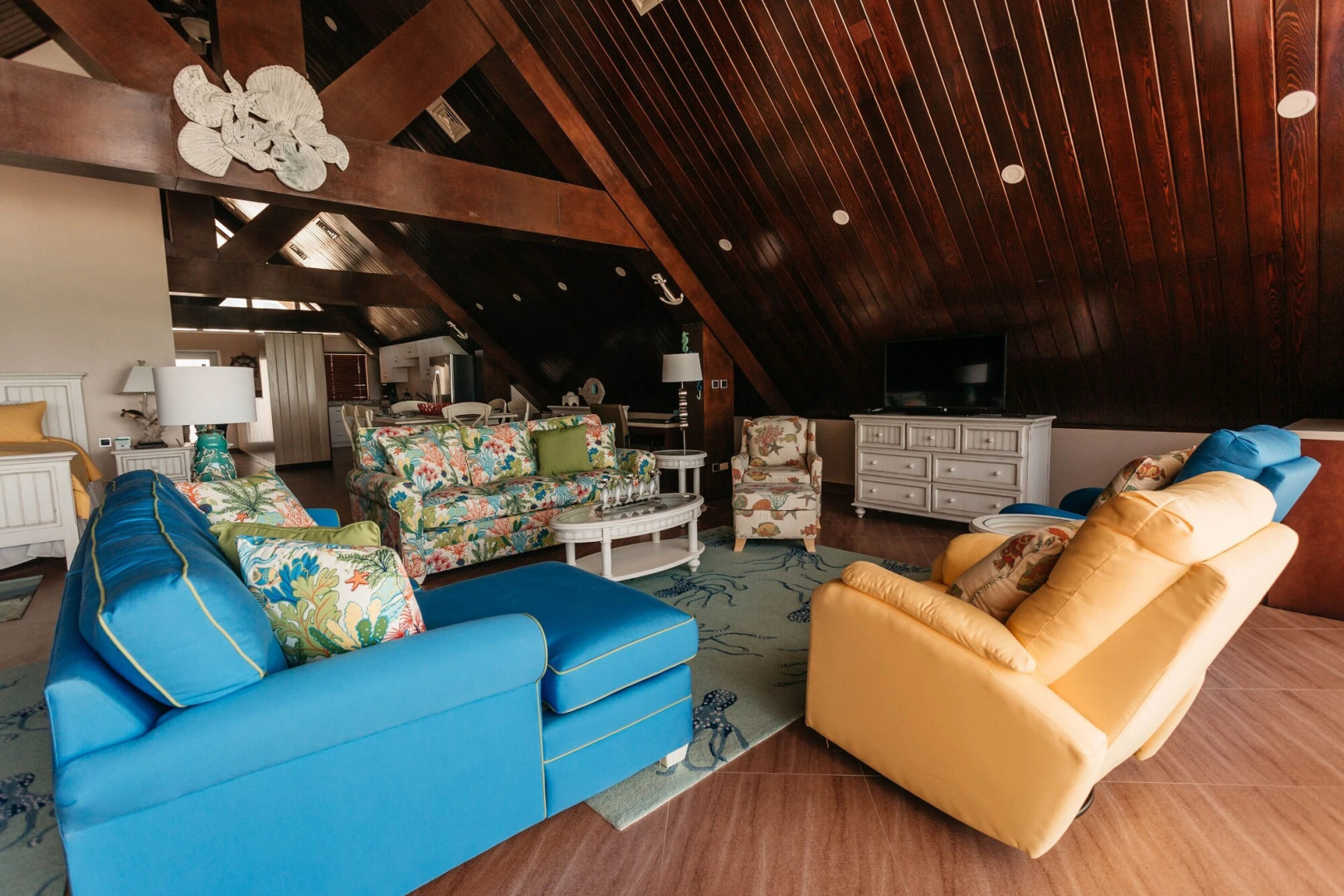 Surfrider Resort Hotel