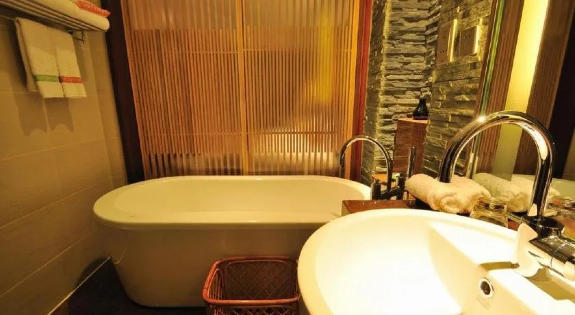 Sanjiang Forest Hot Spring Dumashi Hotel