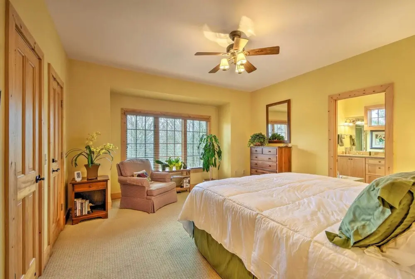 Trillium Links Condo w/ Deck Near Lake Glenville!