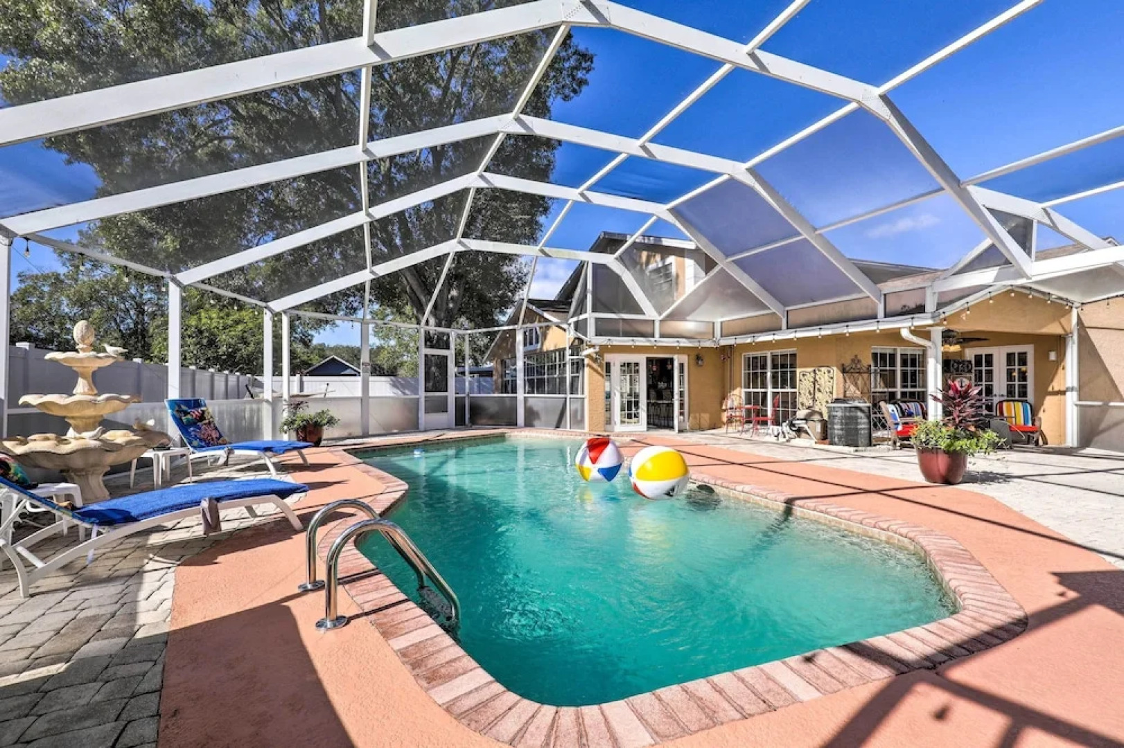 Cozy Home in Heart of Tampa w/ Lanai & Pool!
