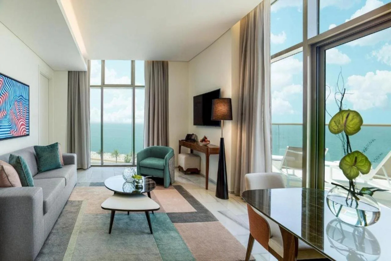 Th8 Palm Dubai Beach Resort, Vignette Collection, by IHG