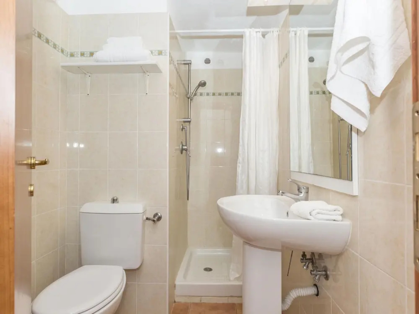 Spacious Studio With Balcony on the Eastern Coast of Corsica