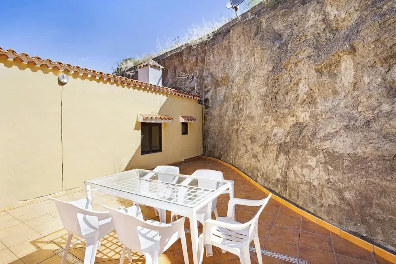 Seaside Bliss Villa in Fagajesto