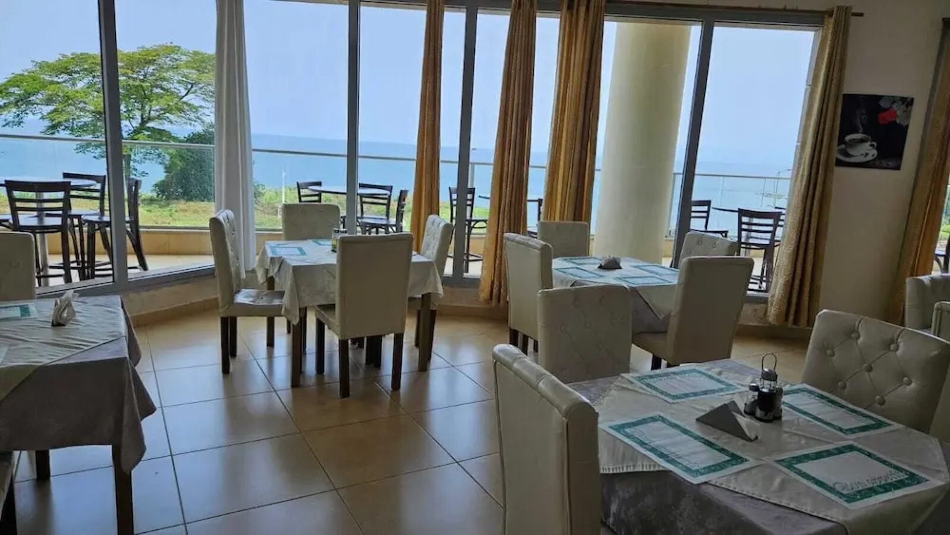 La Paz Hotel