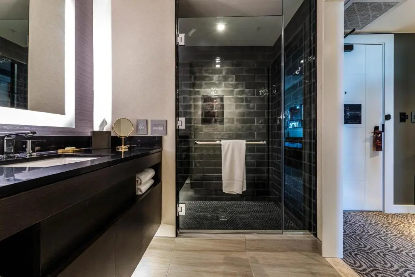 Hotel Vin, Grapevine, Autograph Collection