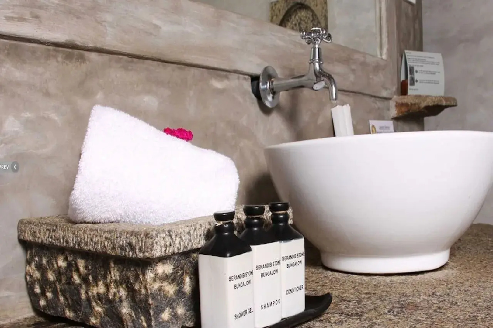 Serendip Stone Hotel and Bungalow