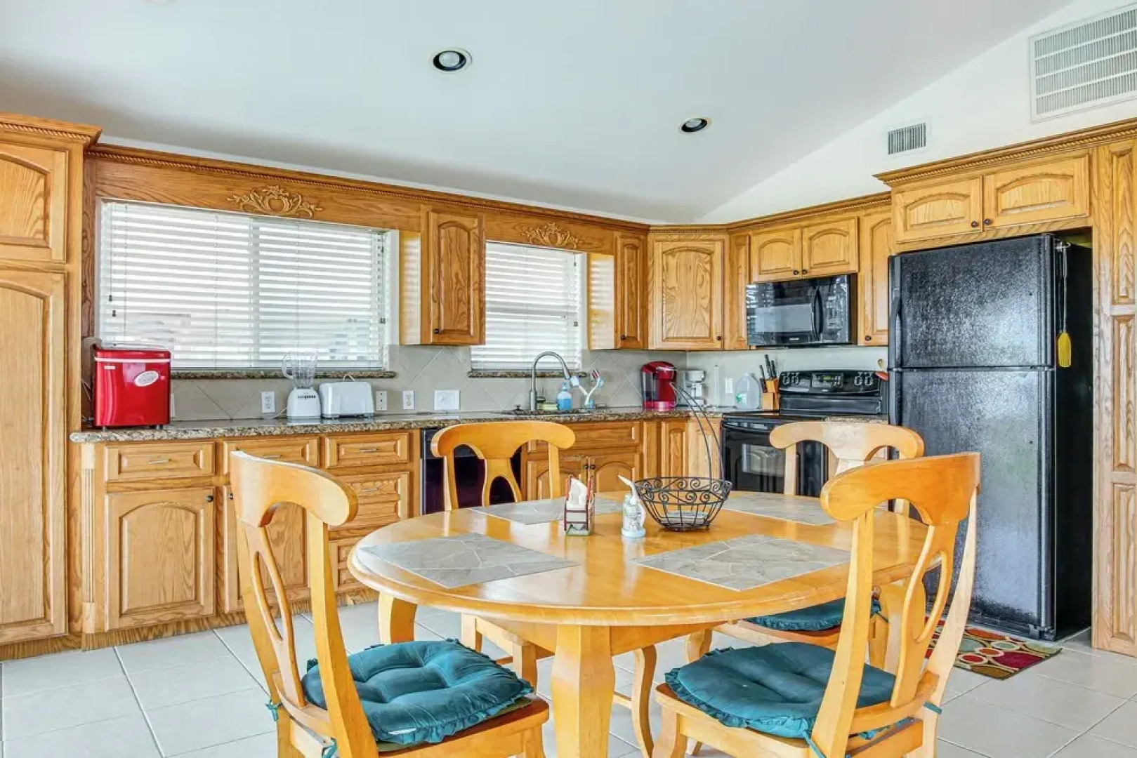 5 Mi to Beaches: Sunny Port Isabel Golf Retreat