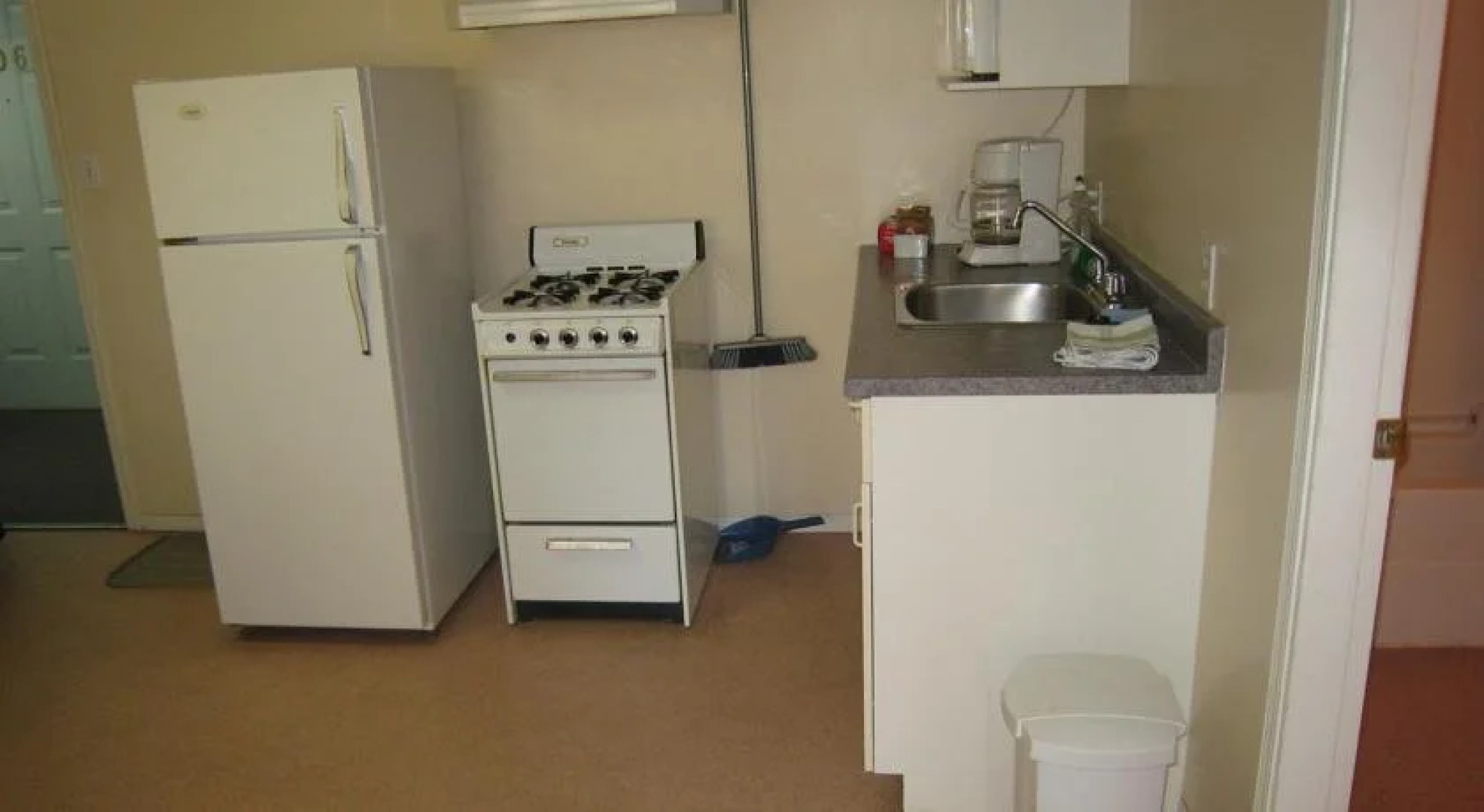 Fraser Bridge Inn & R.V Park