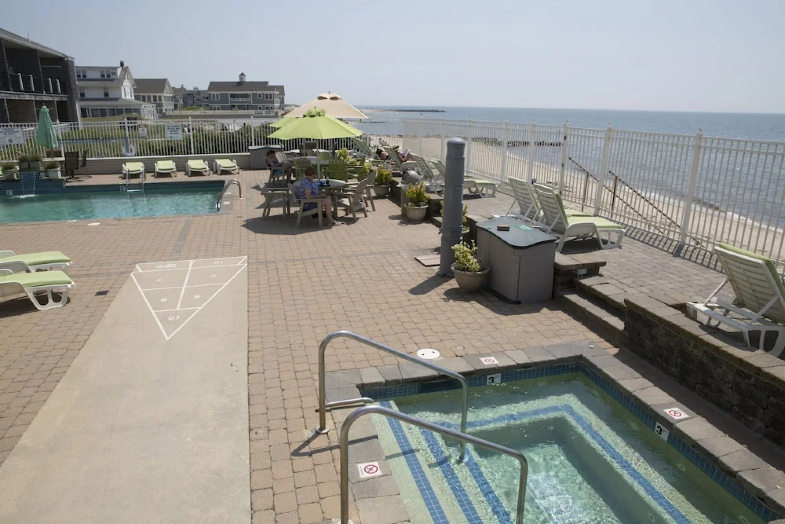 The Corsair & Cross Rip Oceanfront Resort