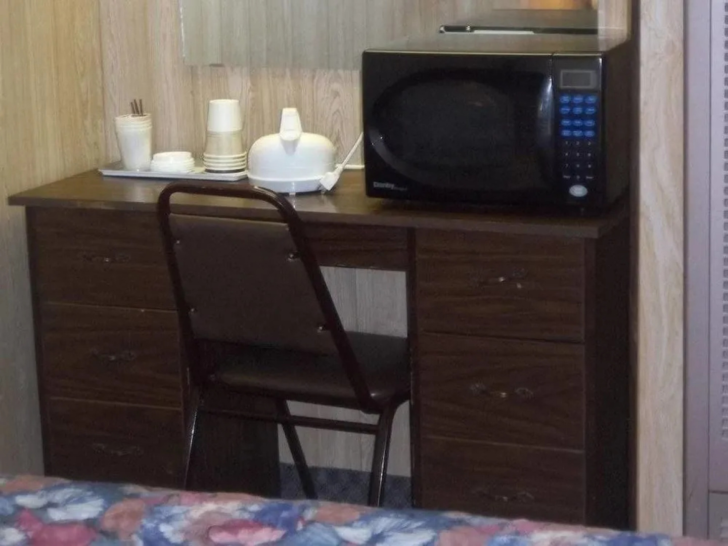 Raval Paradise Motel & RV Park