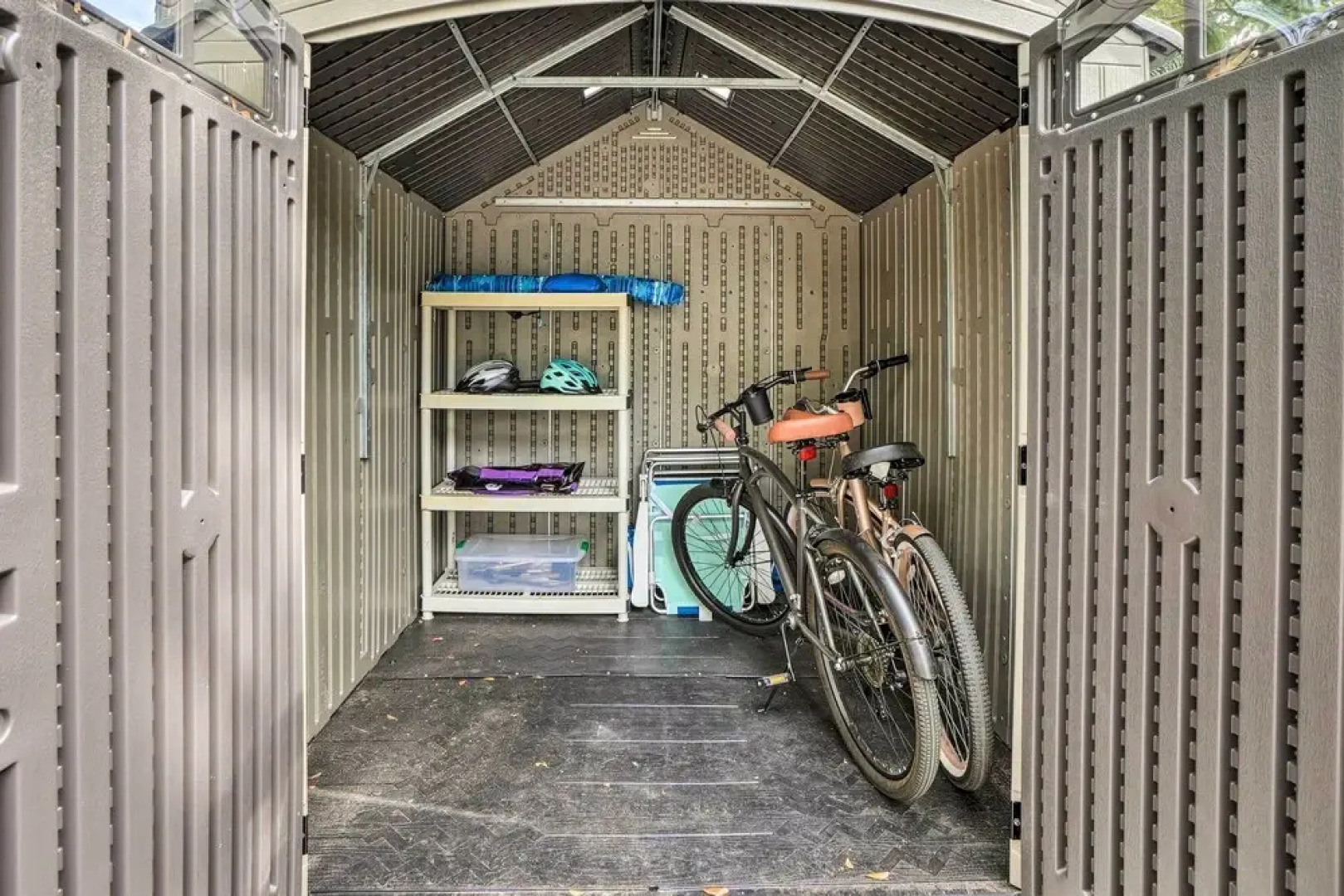 Tropical Palm Harbor Studio: Walk to Gulf!