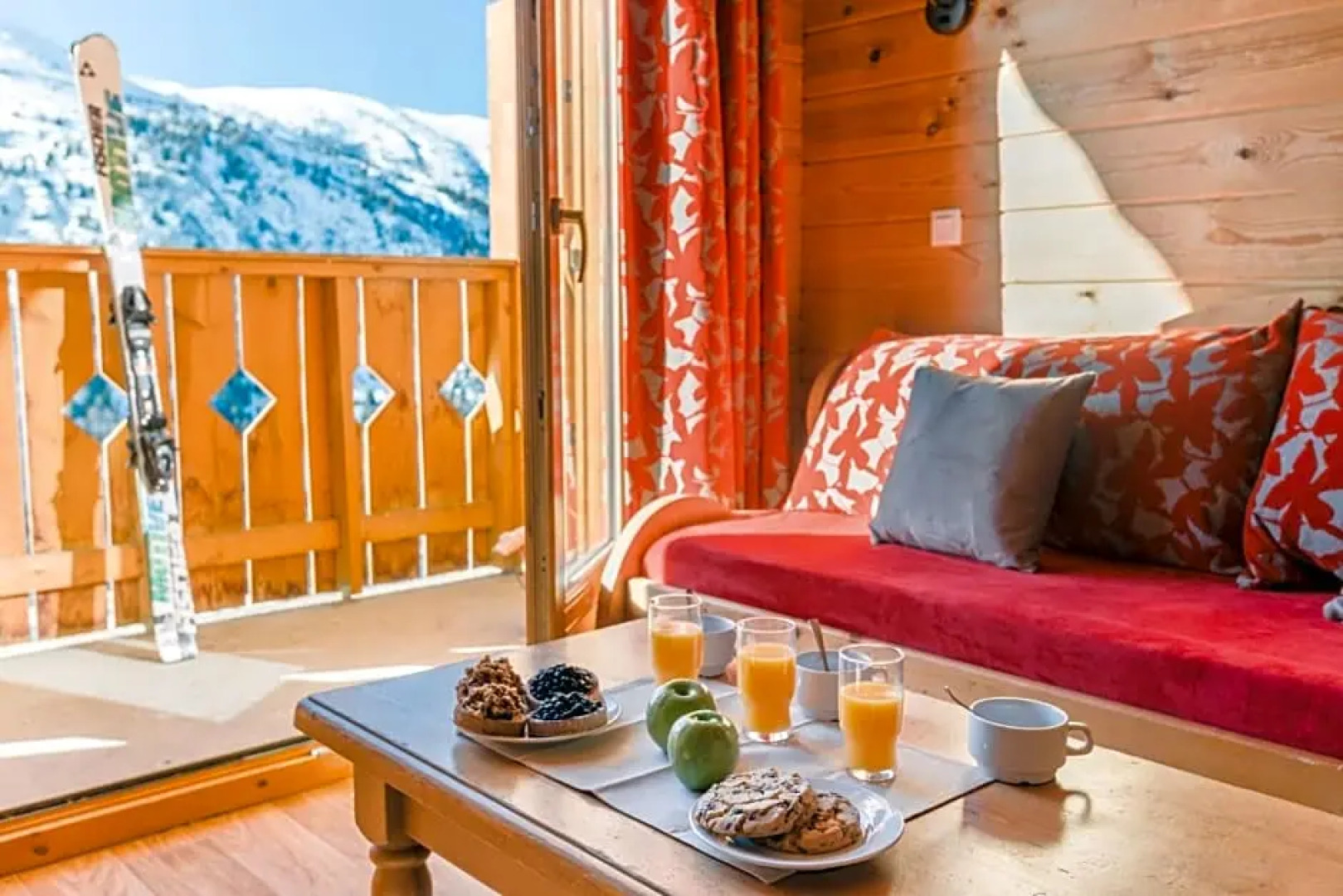Skissim Select - Chalets Le Grand Panorama II 3* by Travelski