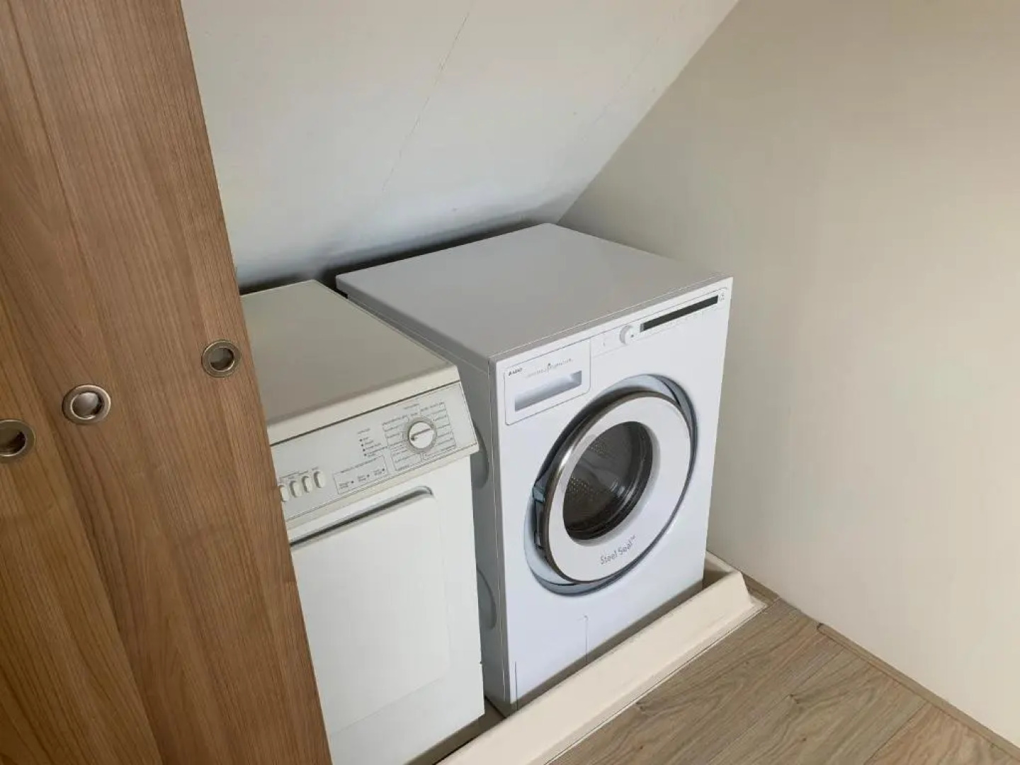 Gorinchem, spacious house, terrace at the water