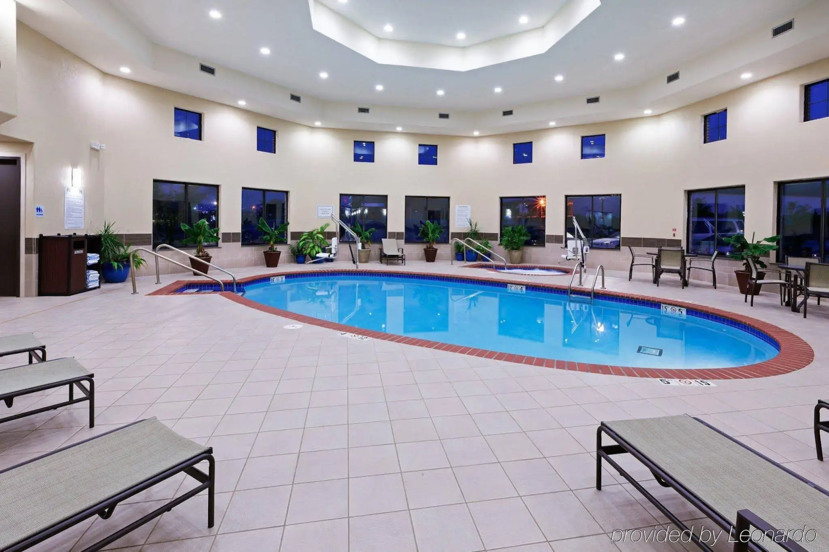 Holiday Inn Express & Suites Duncan by IHG