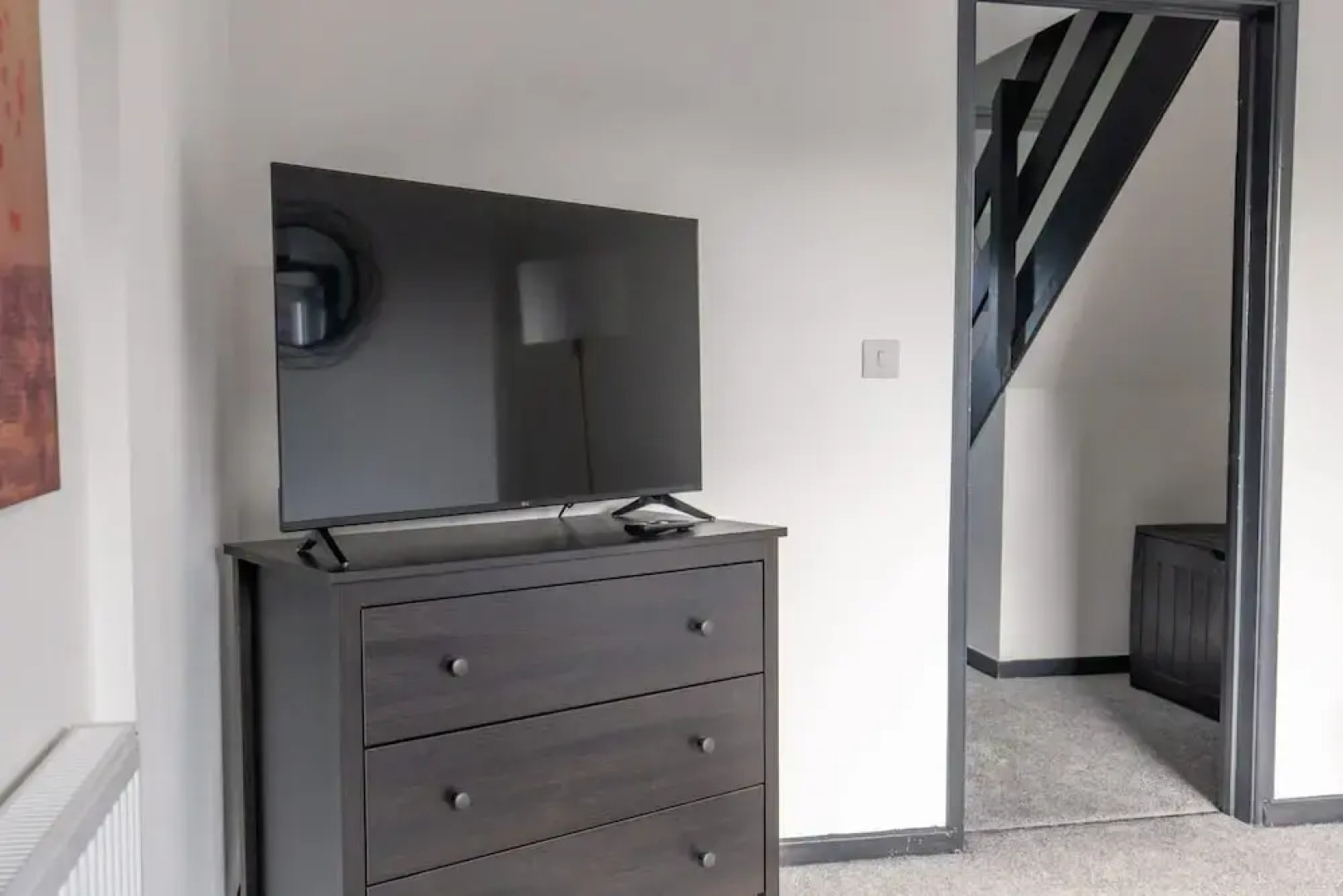 Modern 3 Bed House-free Parking