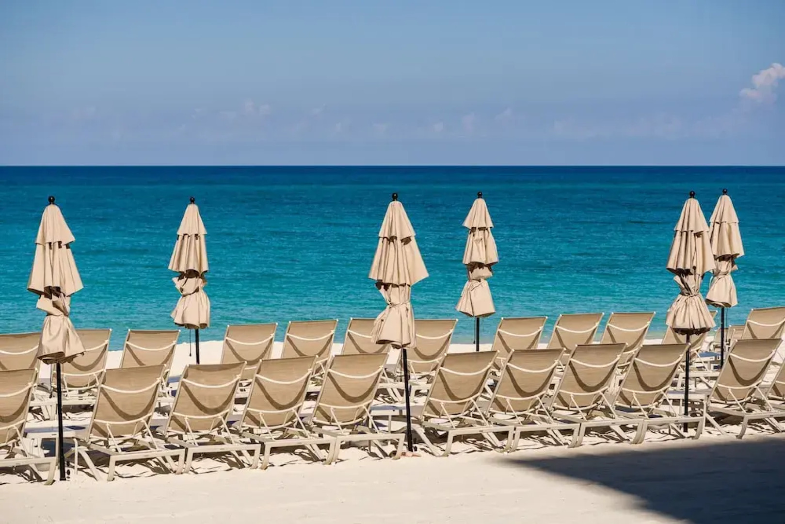 Club Se7en at The Beachcomber