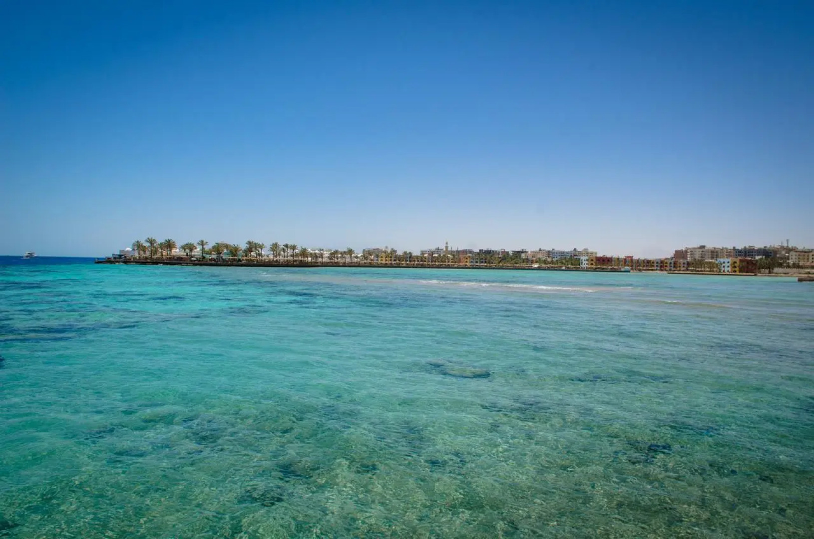 Eagles Downtown Zahabia & Beach Resort