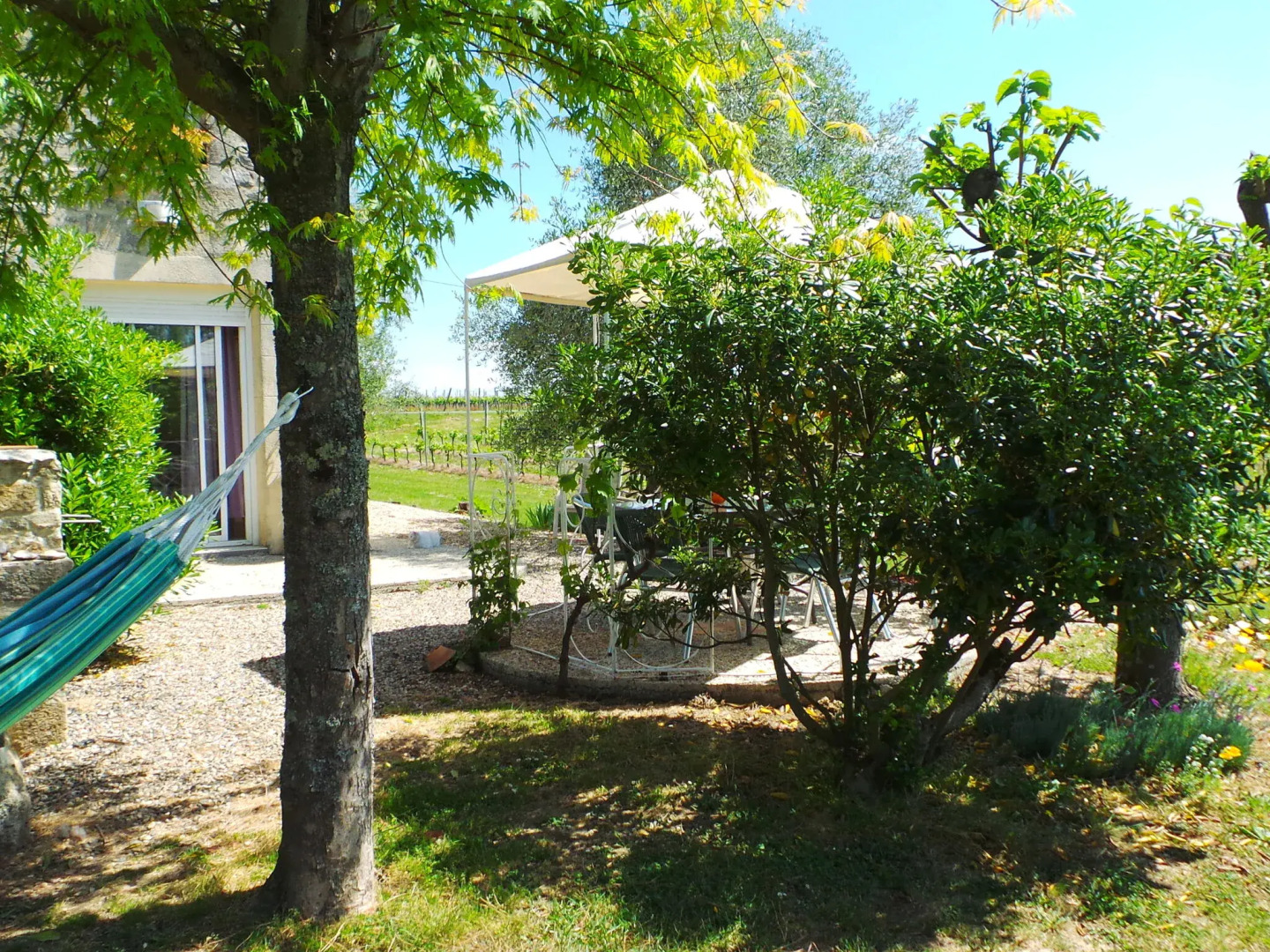 Renovated Dovecot With Pool, in the Vineyards Near Bordeaux