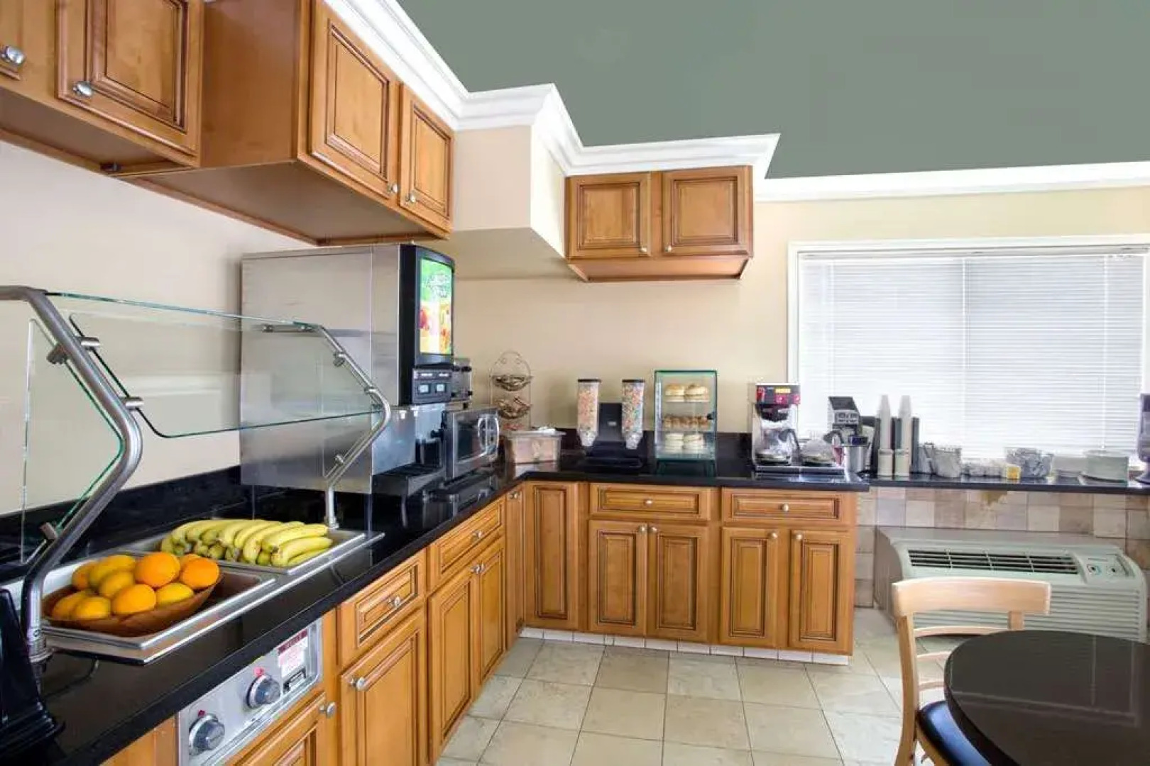 Travelodge Costa Mesa - Newport Beach Hacienda