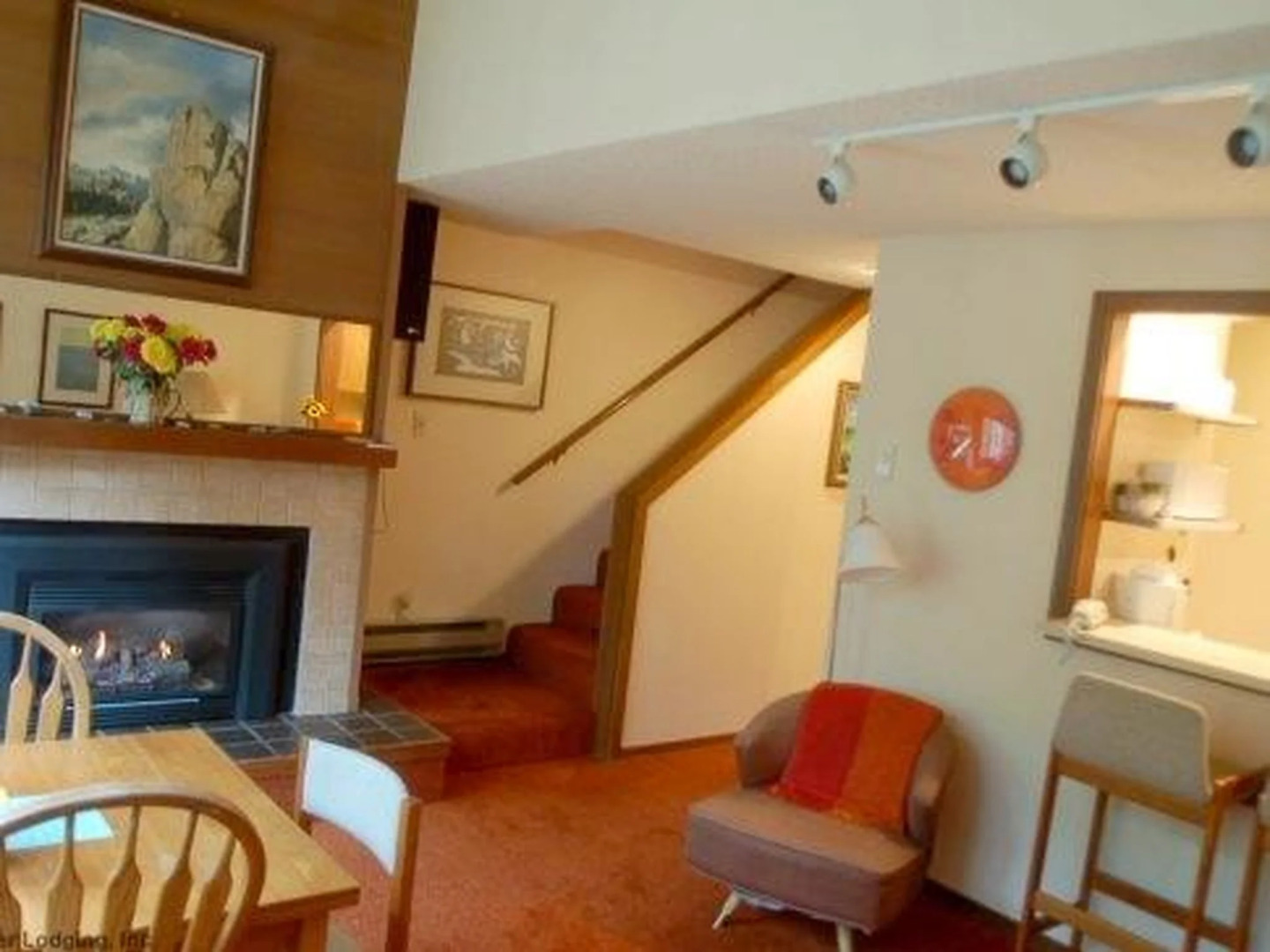 85SW Deluxe Family Condo w/ Balcony