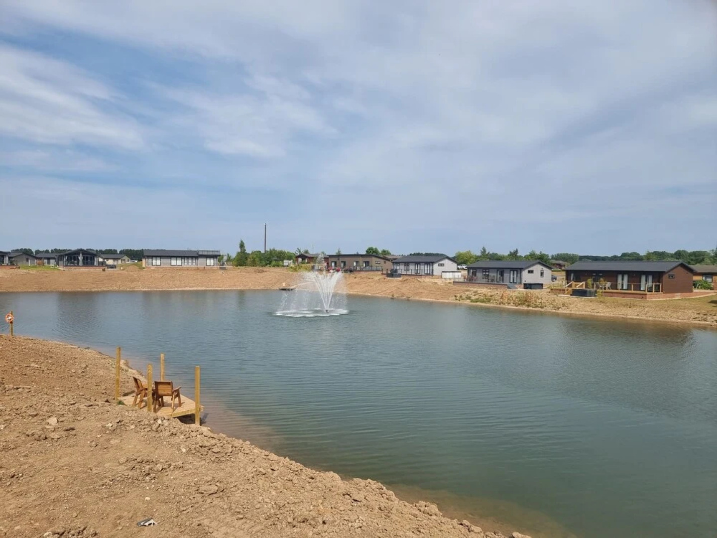 Luxury 2-bed Lodge in Routh, Hottub & Pet Friendly