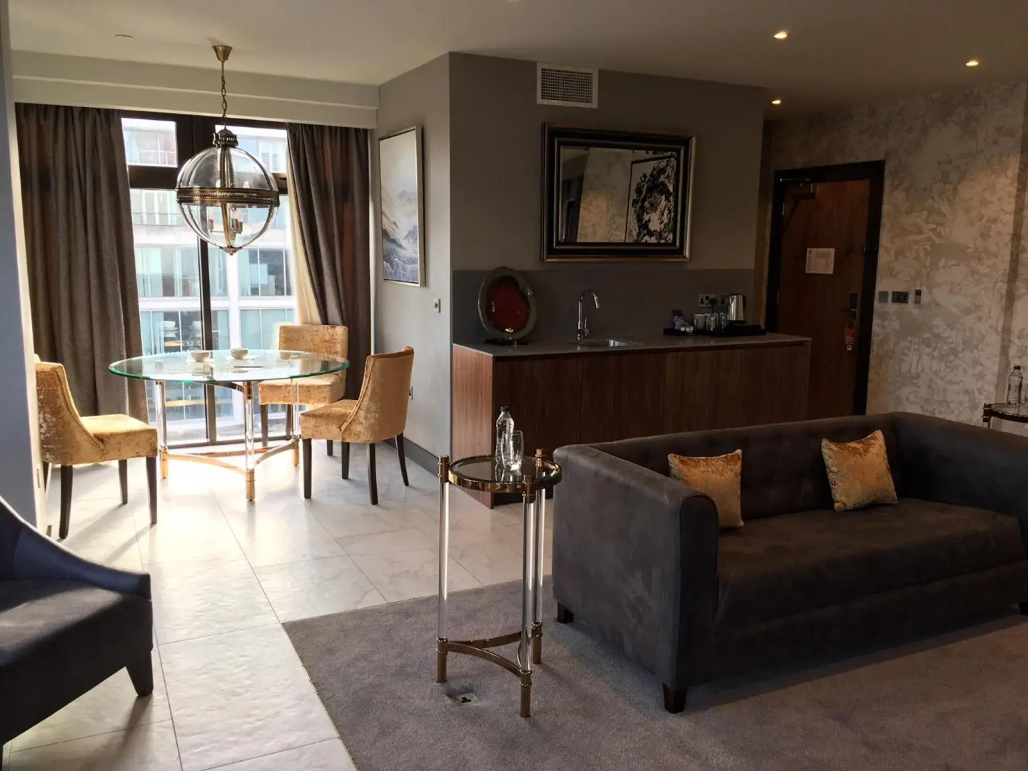 DoubleTree by Hilton Belfast City Ten Square