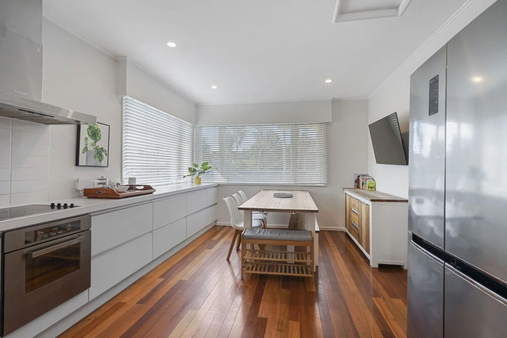 Amazing Home By Beach - Aircon-ed