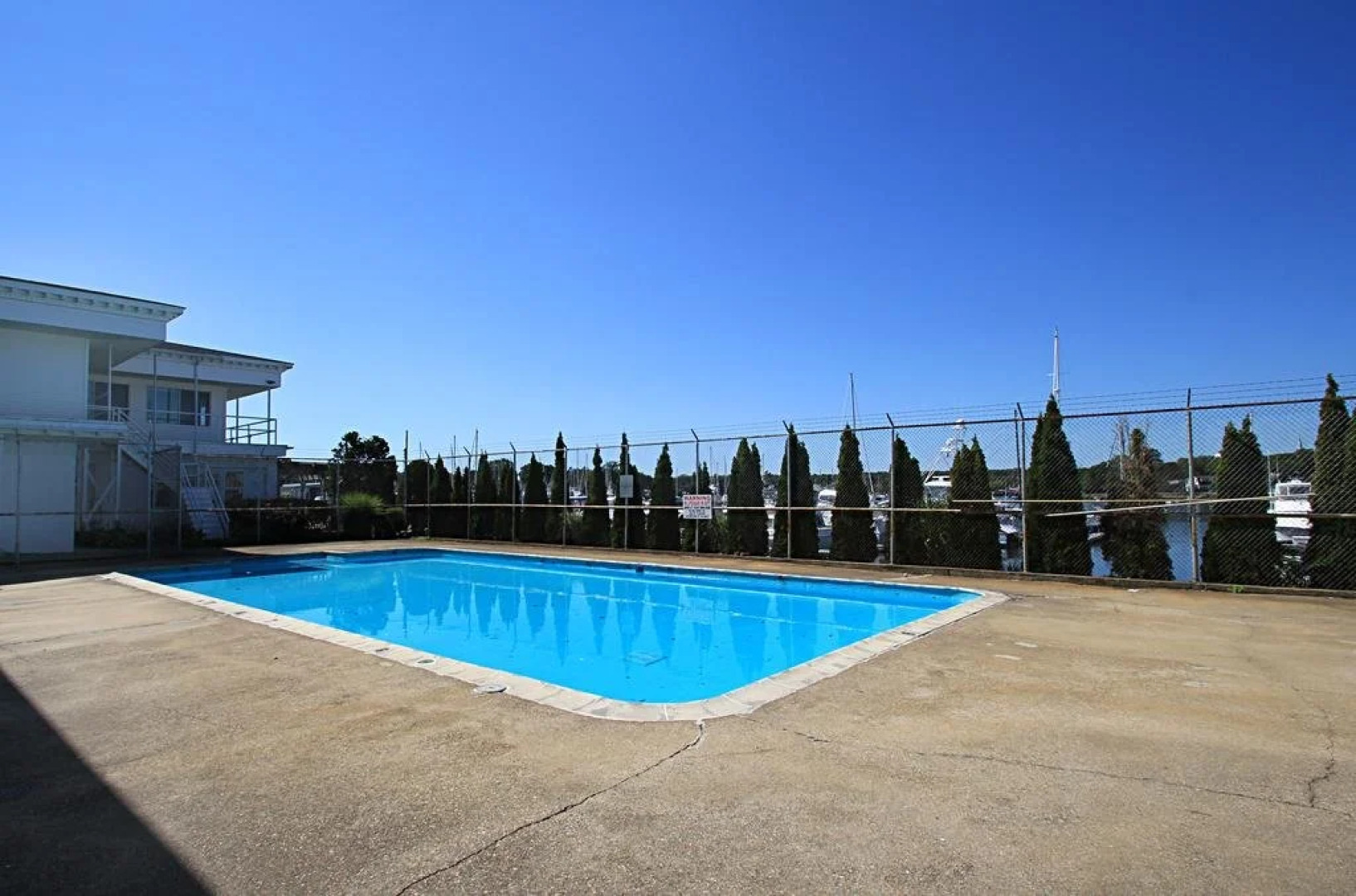 Hamilton Village Inn