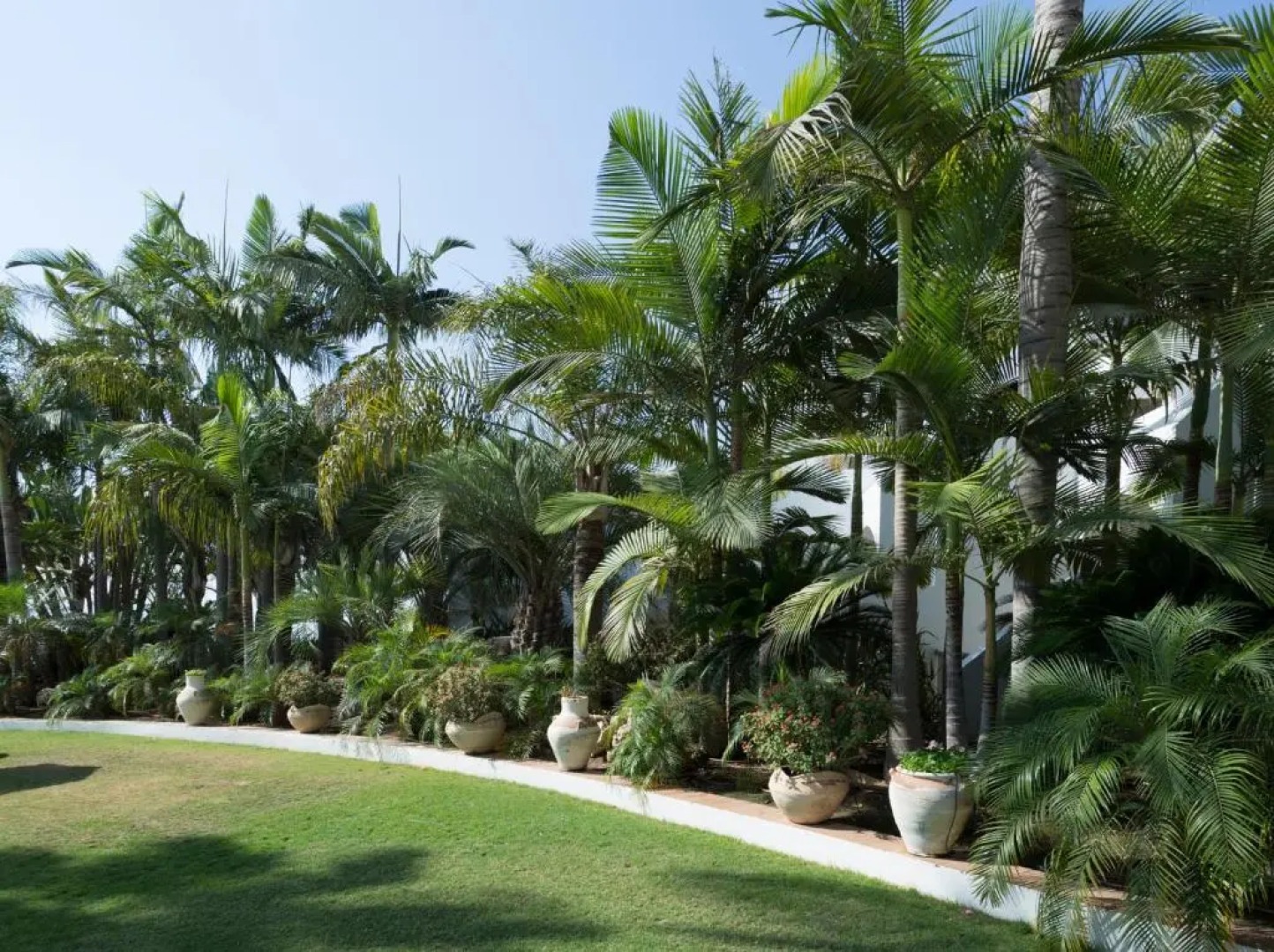 Gai Beach Resort Spa Hotel