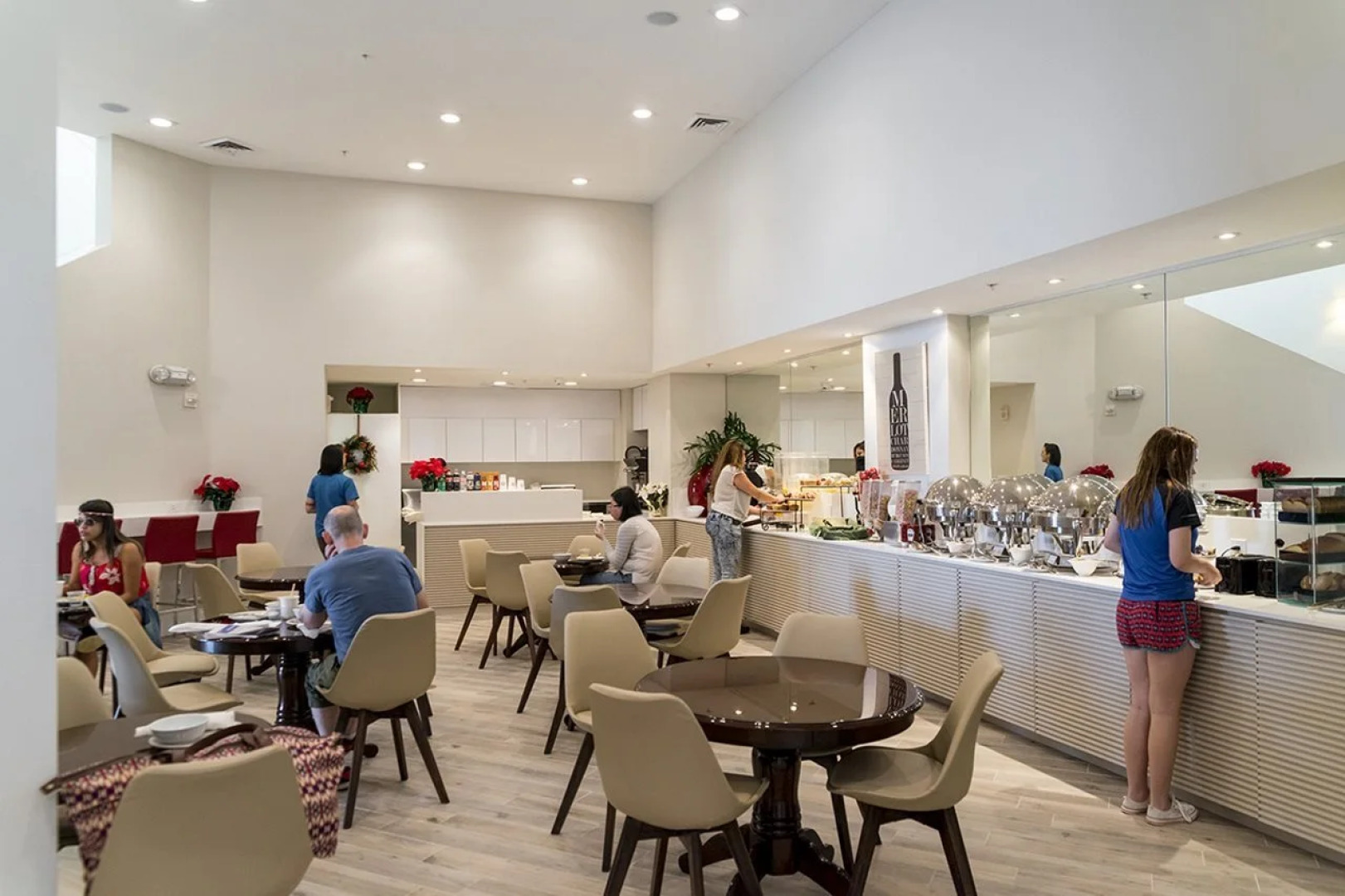 The Point Hotel & Suites