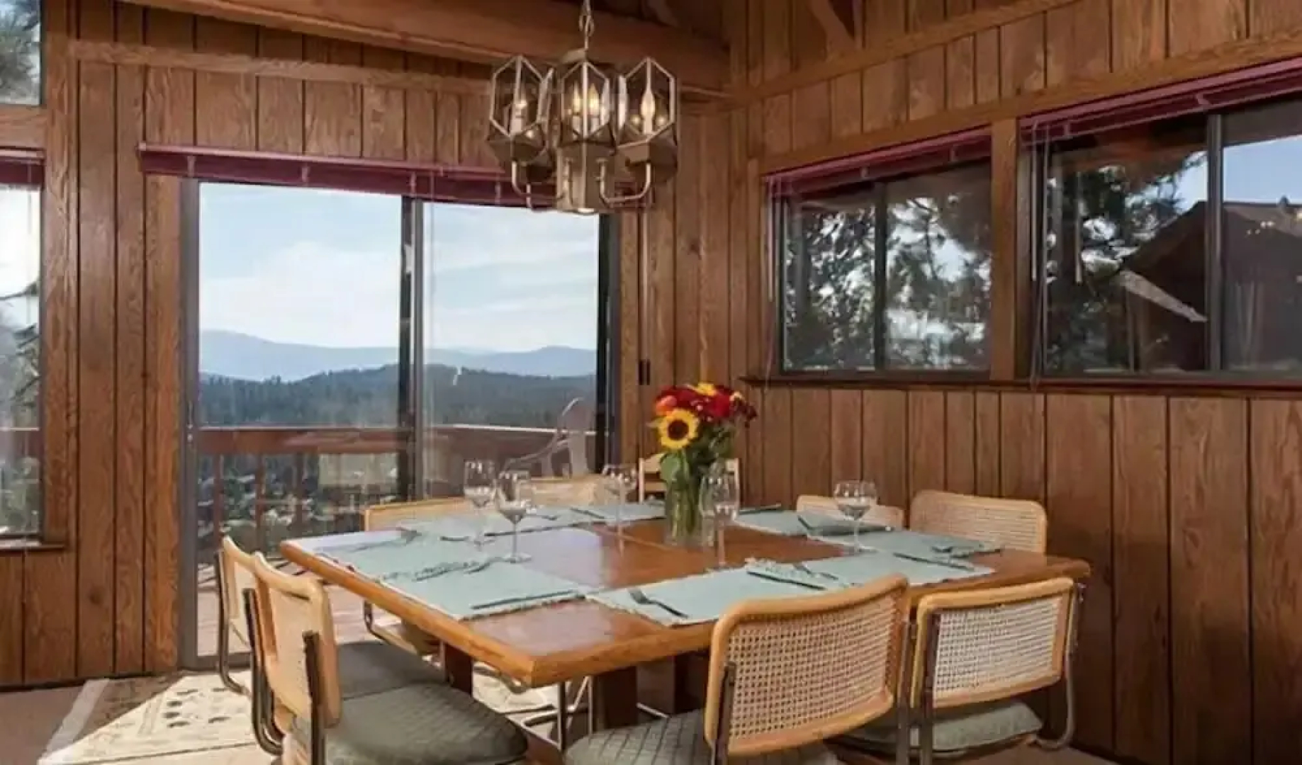 Pinnacle View