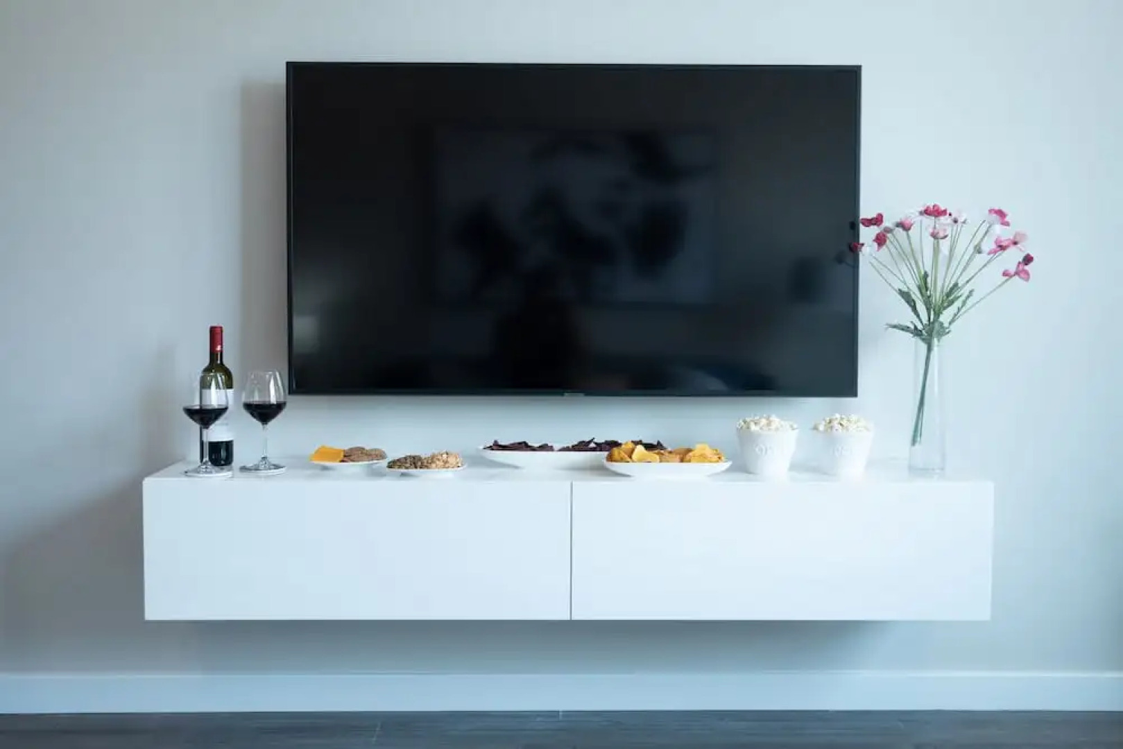 Luxury Furnished Apartments by Hyatus Downtown at Yale