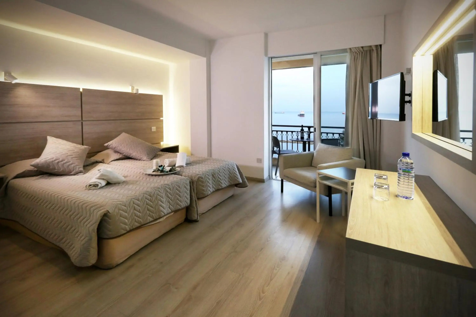 Pier Beach Hotel Apartments