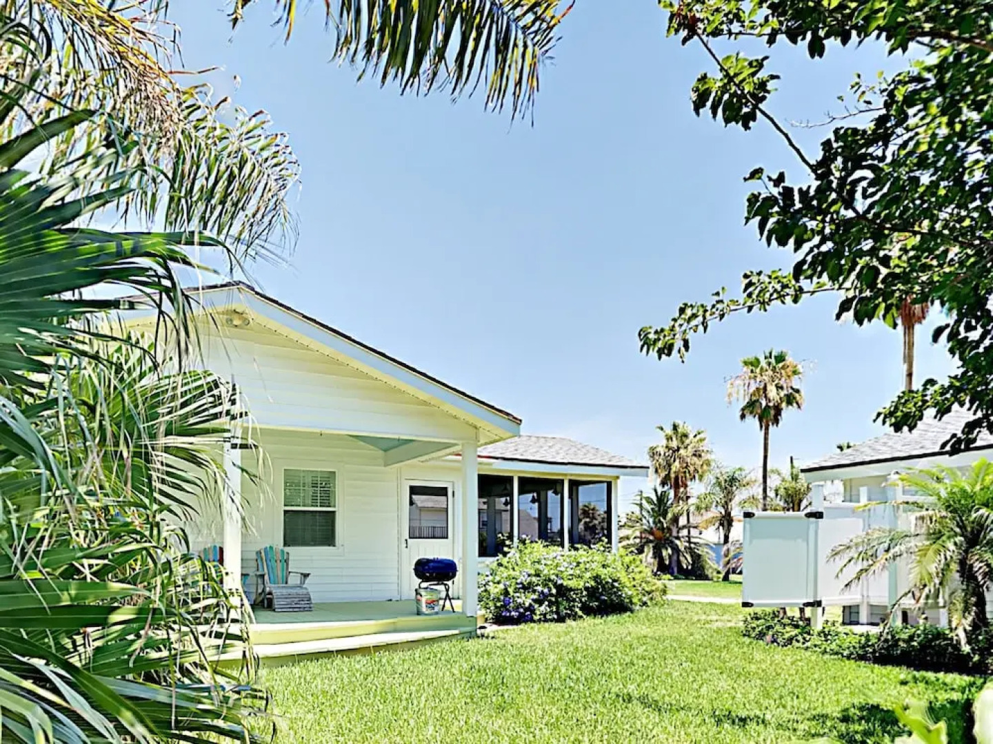 Breezy Cottage - One Bedroom Home