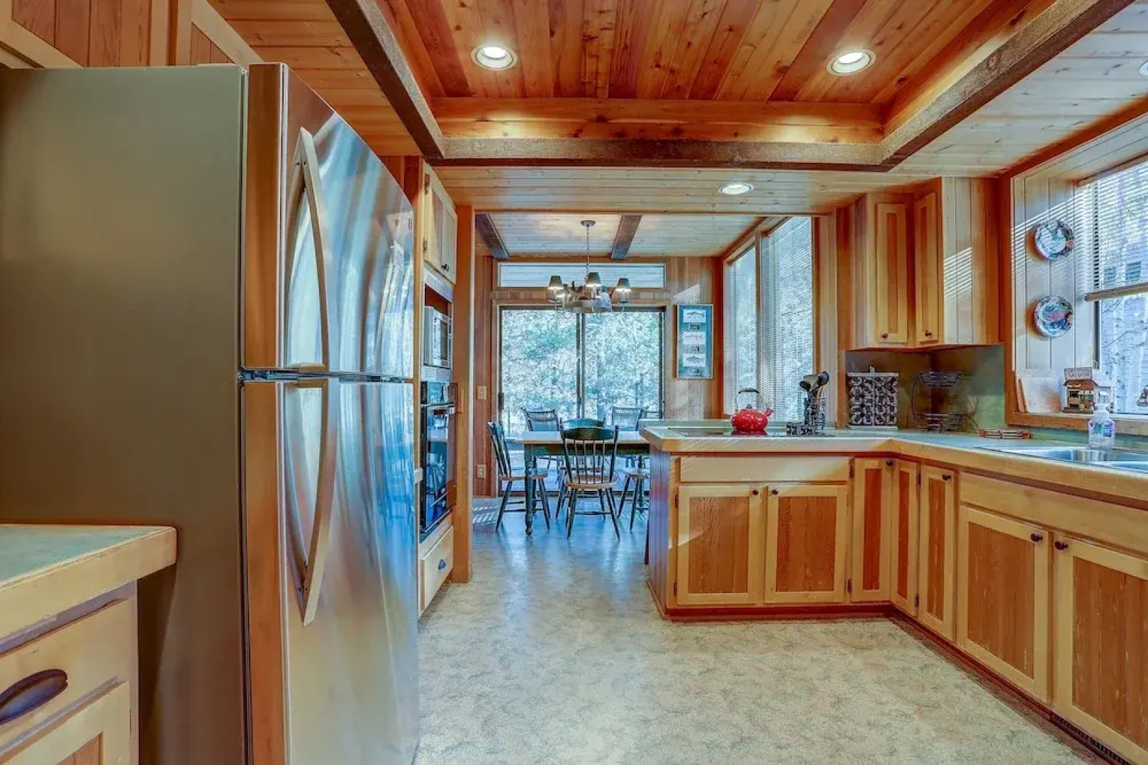 22 Rogue Home with Private Hot Tub, BBQ, and Game Room by RedAwning