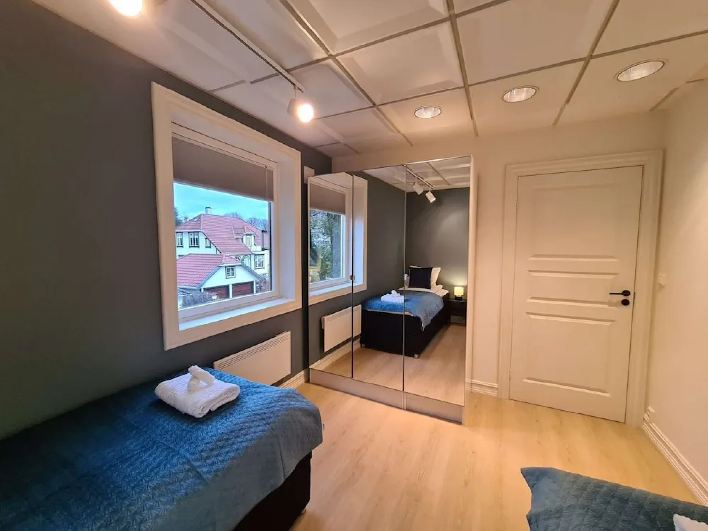 Beautiful, Spacious And Modern, 2-bedroom, Near Center, Free Parking