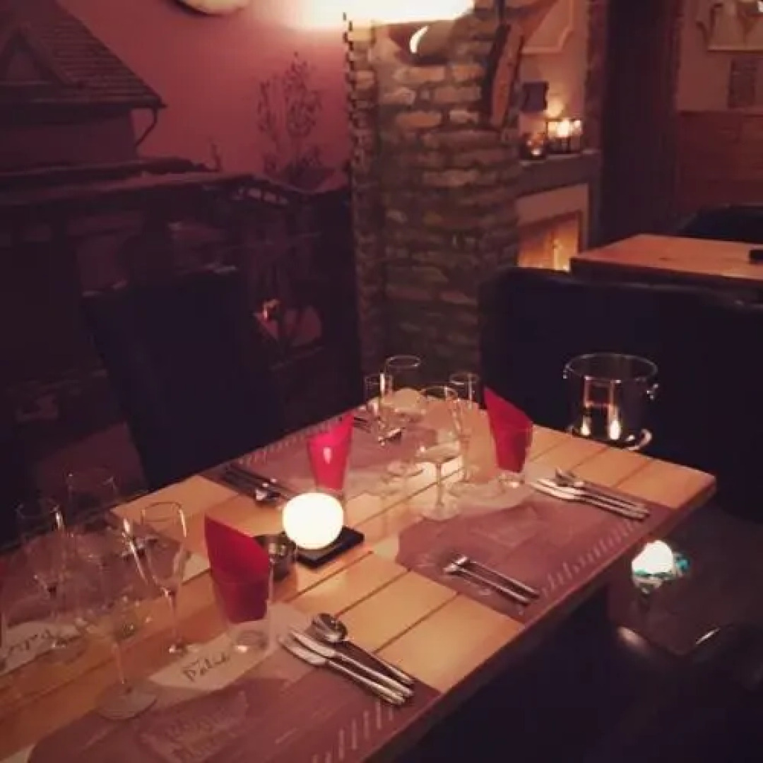 Roadside Restaurant & Caffe Bar