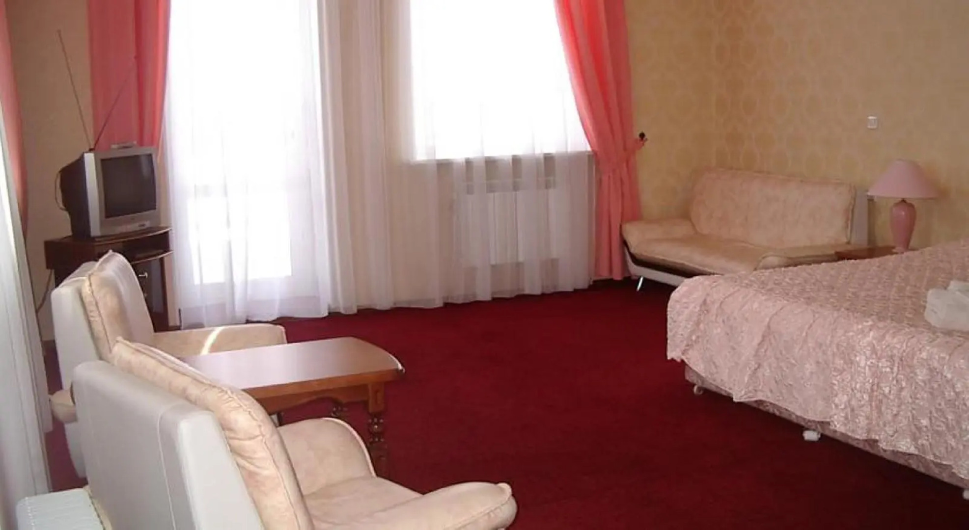 Imperatorsky Dvorets