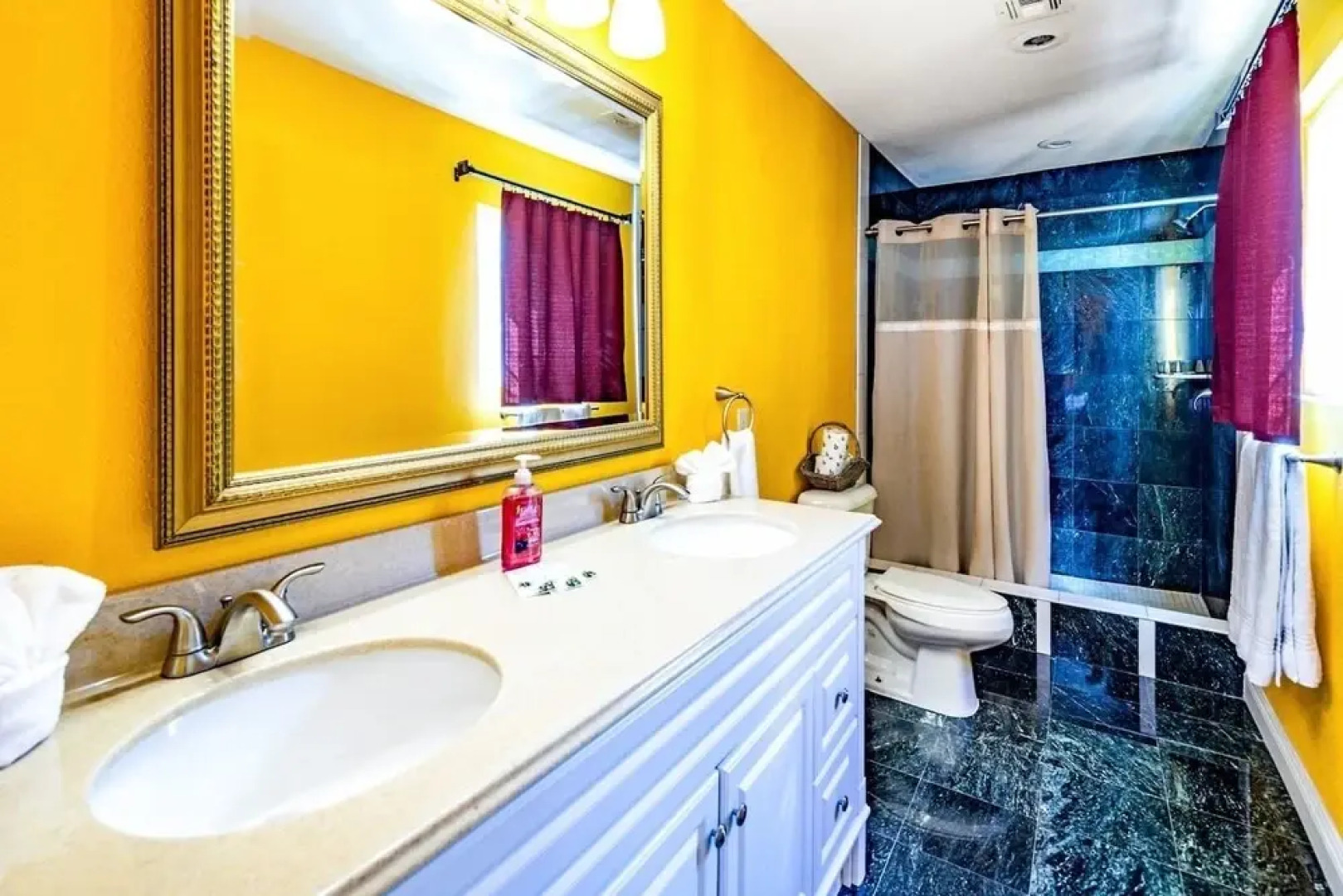 Las Vegas Elegance! Pool Table & Sparkling Pool!