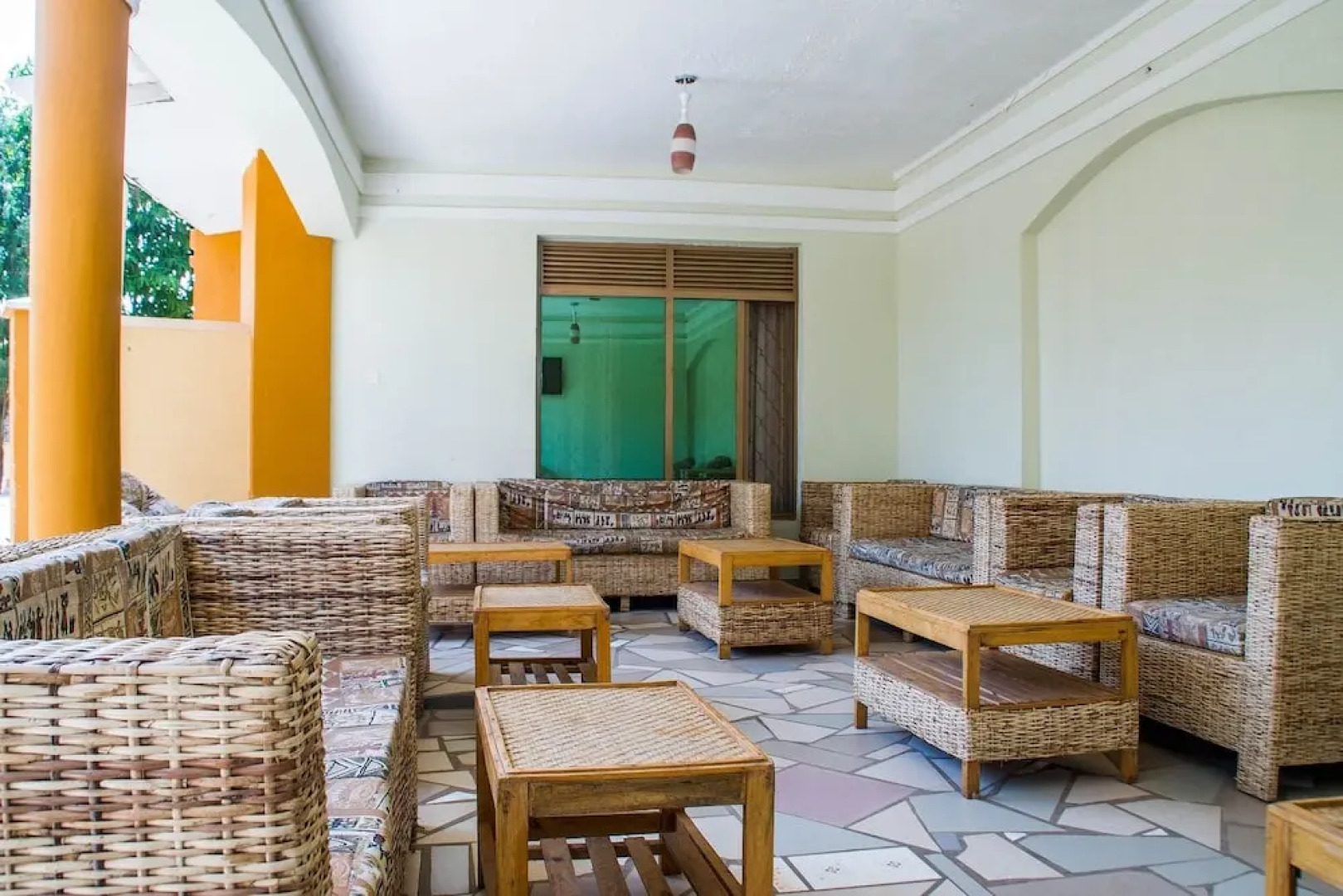 Tropical Suites Hotel